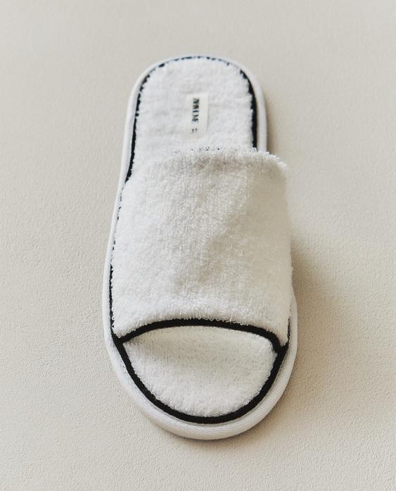 TERRY SLIDERS WITH PIPING TERRY SLIDERS WITH PIPING