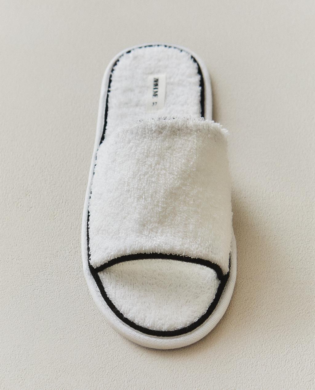 TERRY SLIDERS WITH PIPING TERRY SLIDERS WITH PIPING