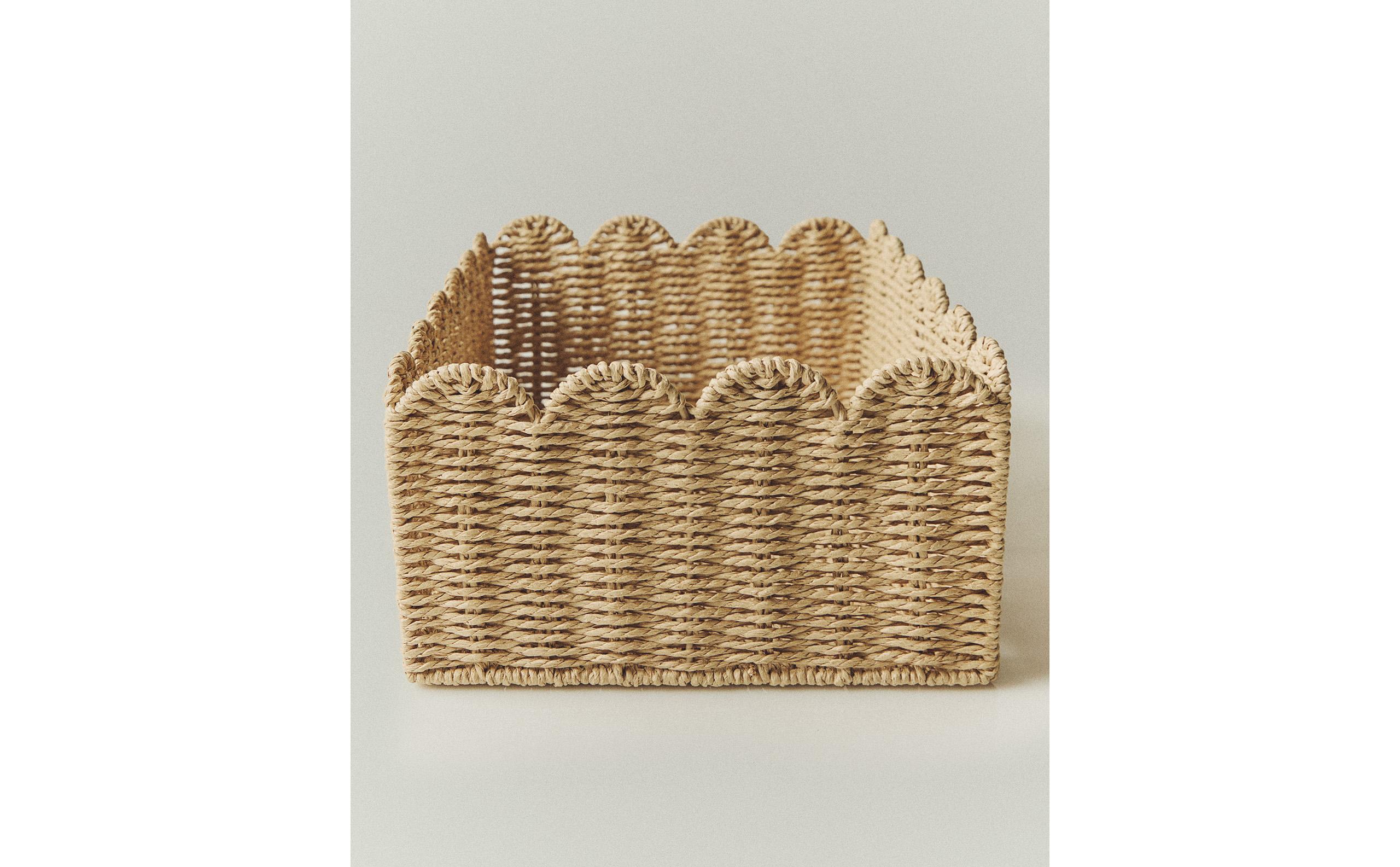 LARGE SCALLOPED BASKET