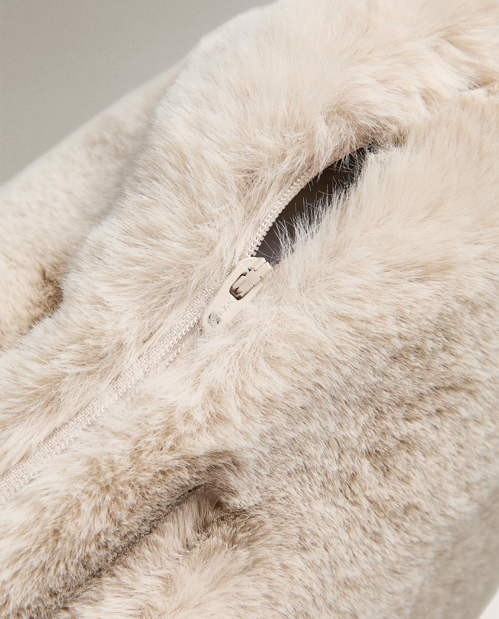 フェイクファー クッションカバー | Zara Home 日本/Japan