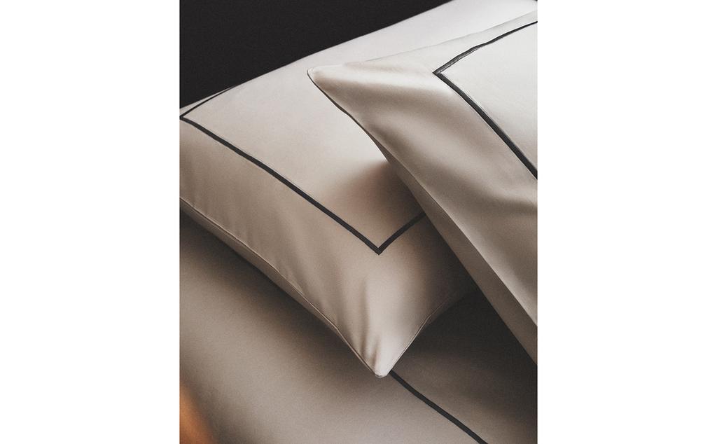 SATEEN PILLOWCASE WITH TRIM
