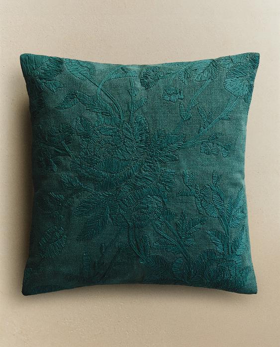 CAPA DE ALMOFADA BORDADA