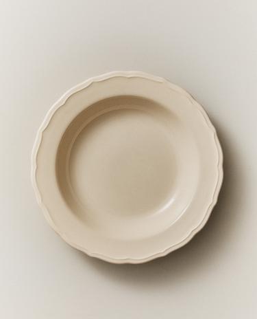 EARTHENWARE SOUP PLATE WITH RAISED-DESIGN EDGE