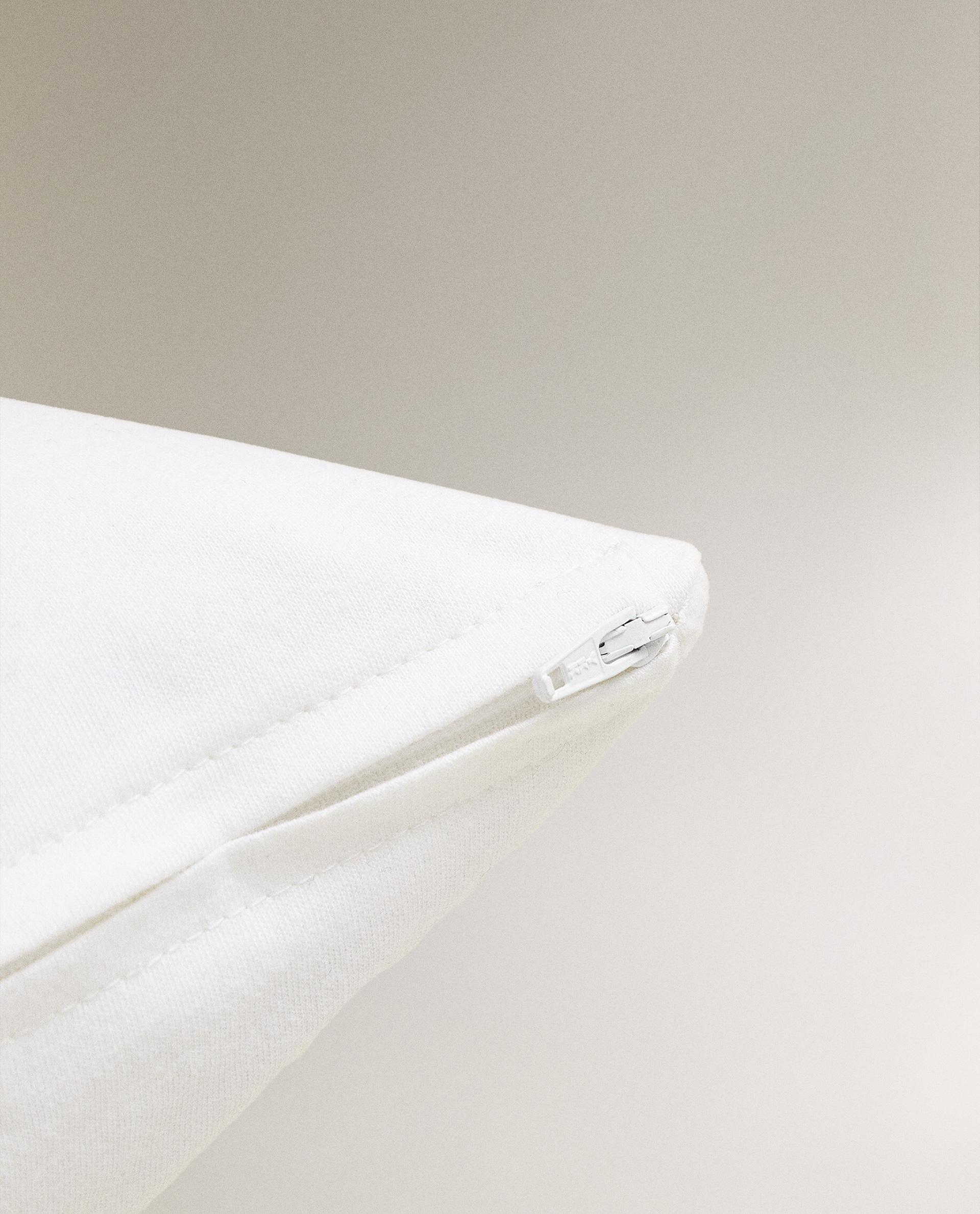 WATERPROOF COTTON JERSEY PILLOW PROTECTOR product thumbnail 3