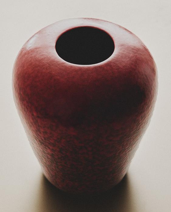 VASE EN GRÈS ROUGE OVALE VASE EN GRÈS ROUGE OVALE