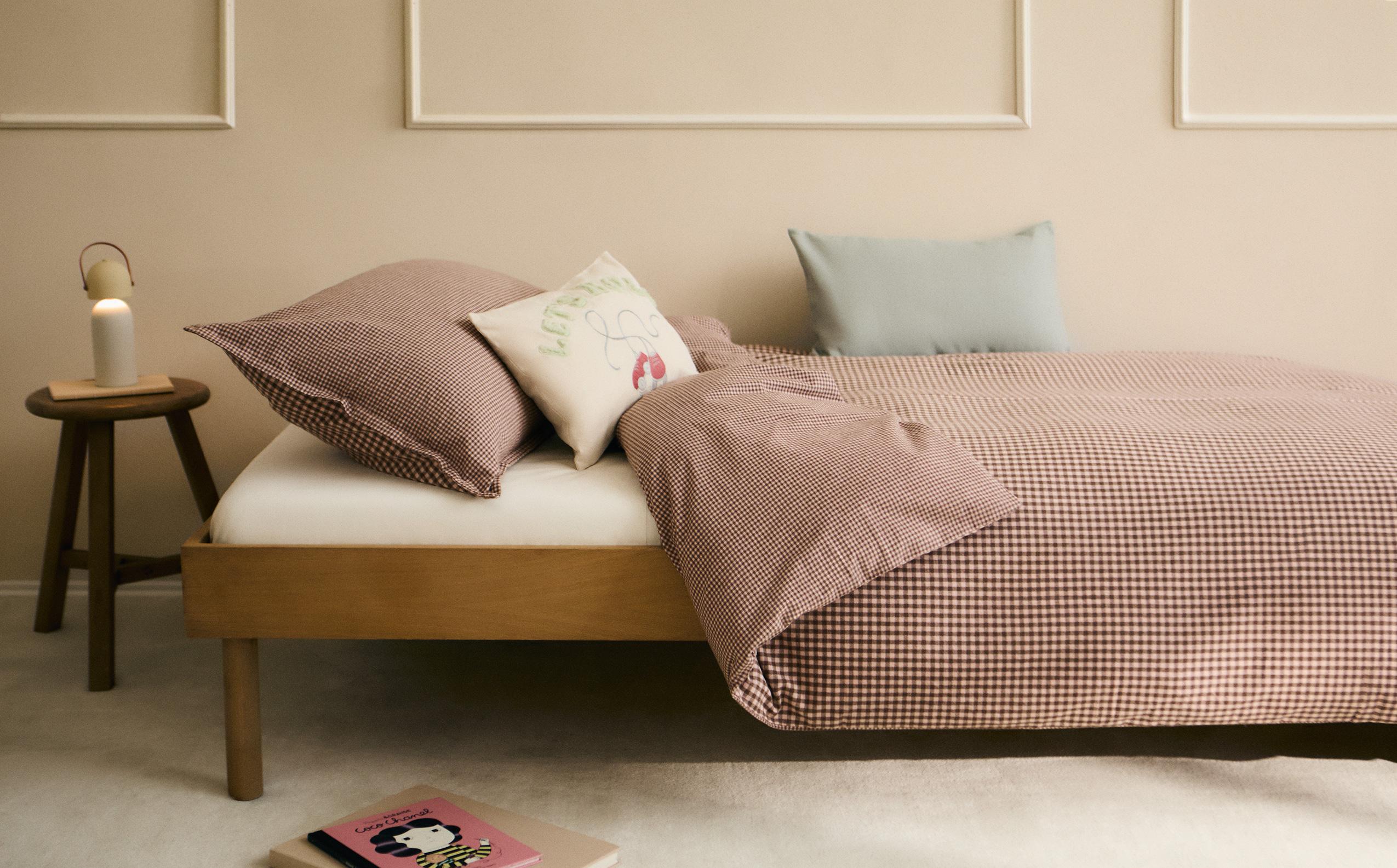 ZARA ♡ベッドカバー♡美品　紫 ZARA HOME♡ベッドカバー♡美品 紫