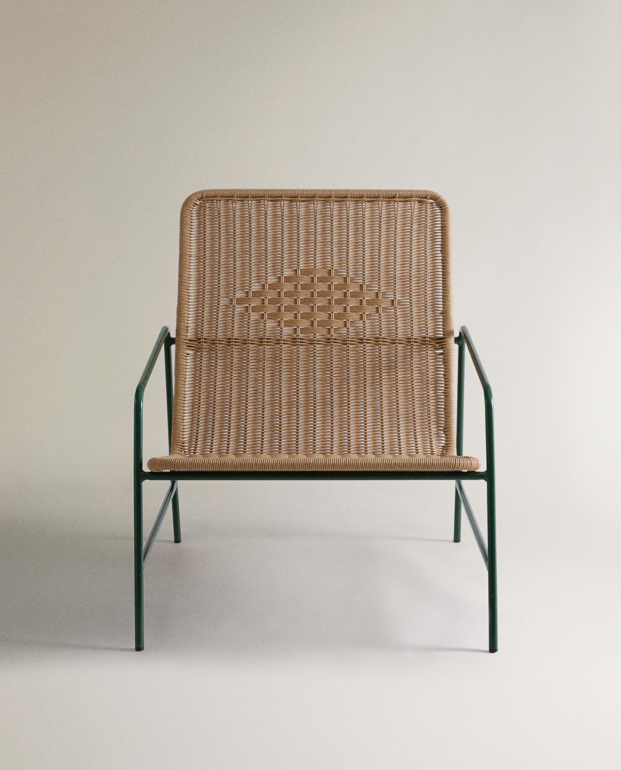 ジオメトリックディテール入り屋外用編み込みチェア | Zara Home 日本