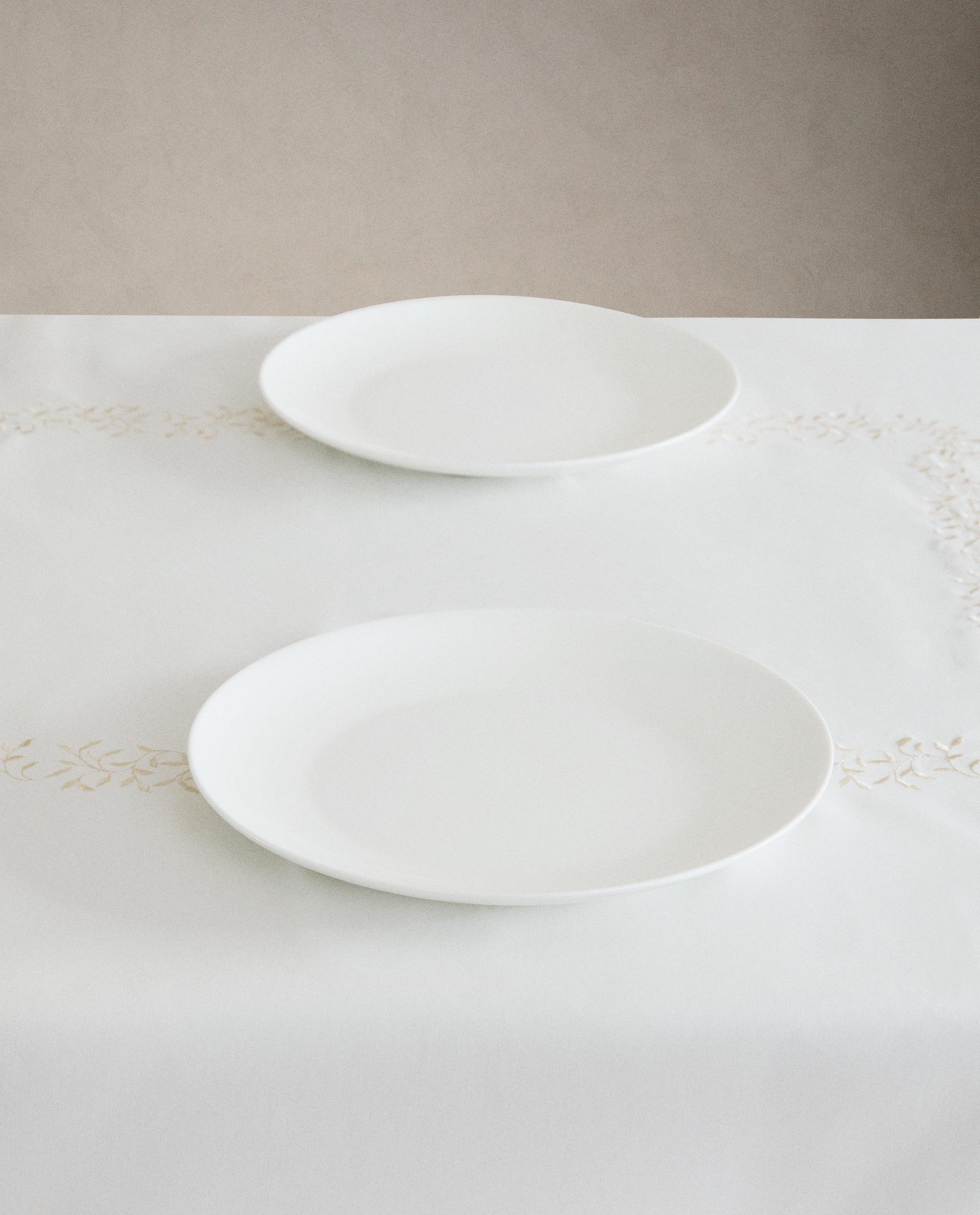 PLANT EMBROIDERED SATIN TABLECLOTH product thumbnail 5