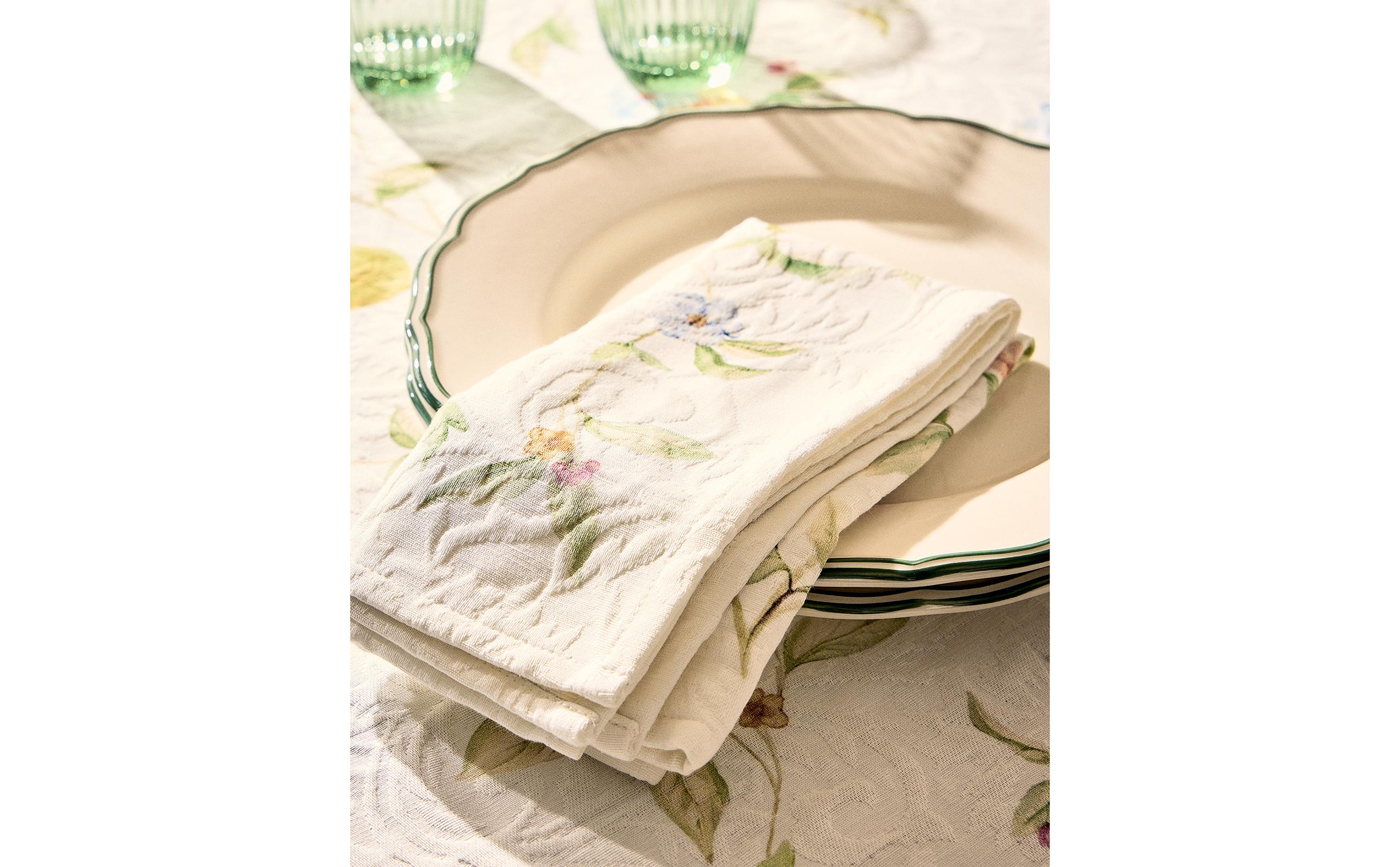 PACK OF COTTON JACQUARD PEAR NAPKINS (PACK OF 2)