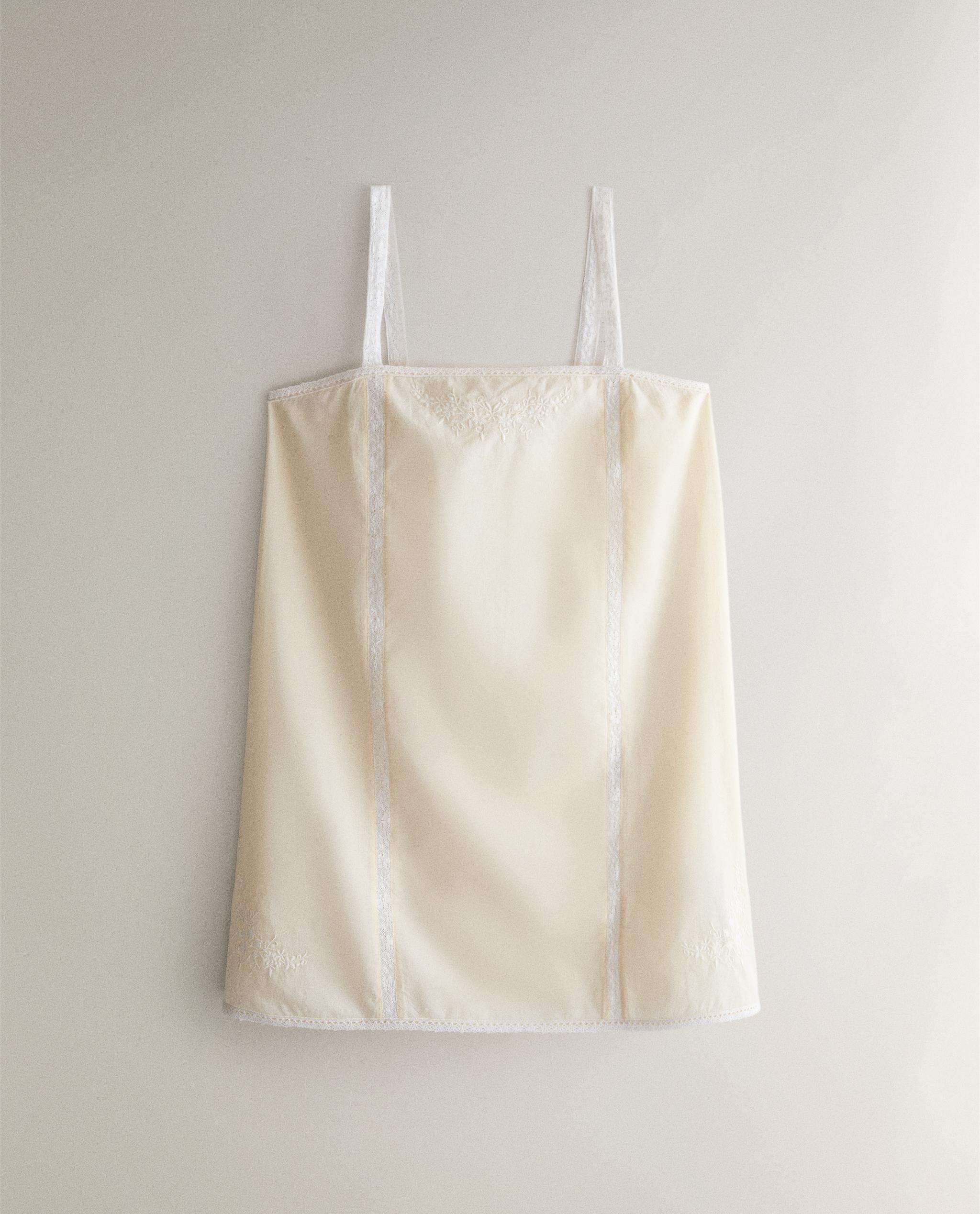 EMBROIDERED COTTON NIGHTDRESS WITH LACE product thumbnail 5