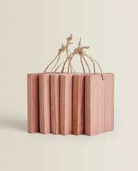PACK OF WARDROBE CEDAR BLOCKS (PACK OF 6) product thumbnail 9