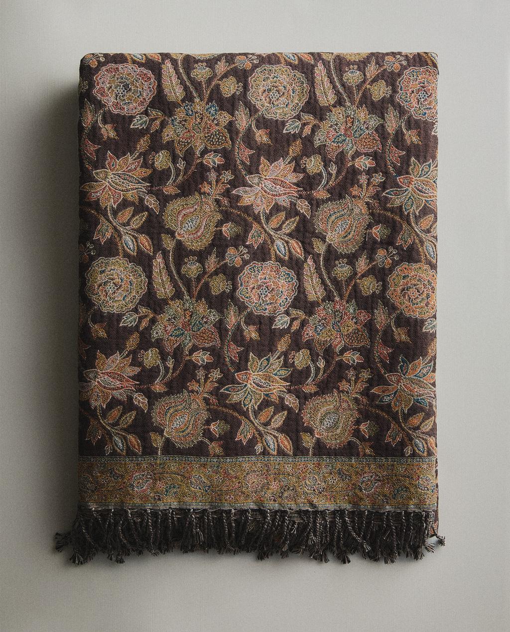 FLORAL JACQUARD THROW FLORAL JACQUARD THROW