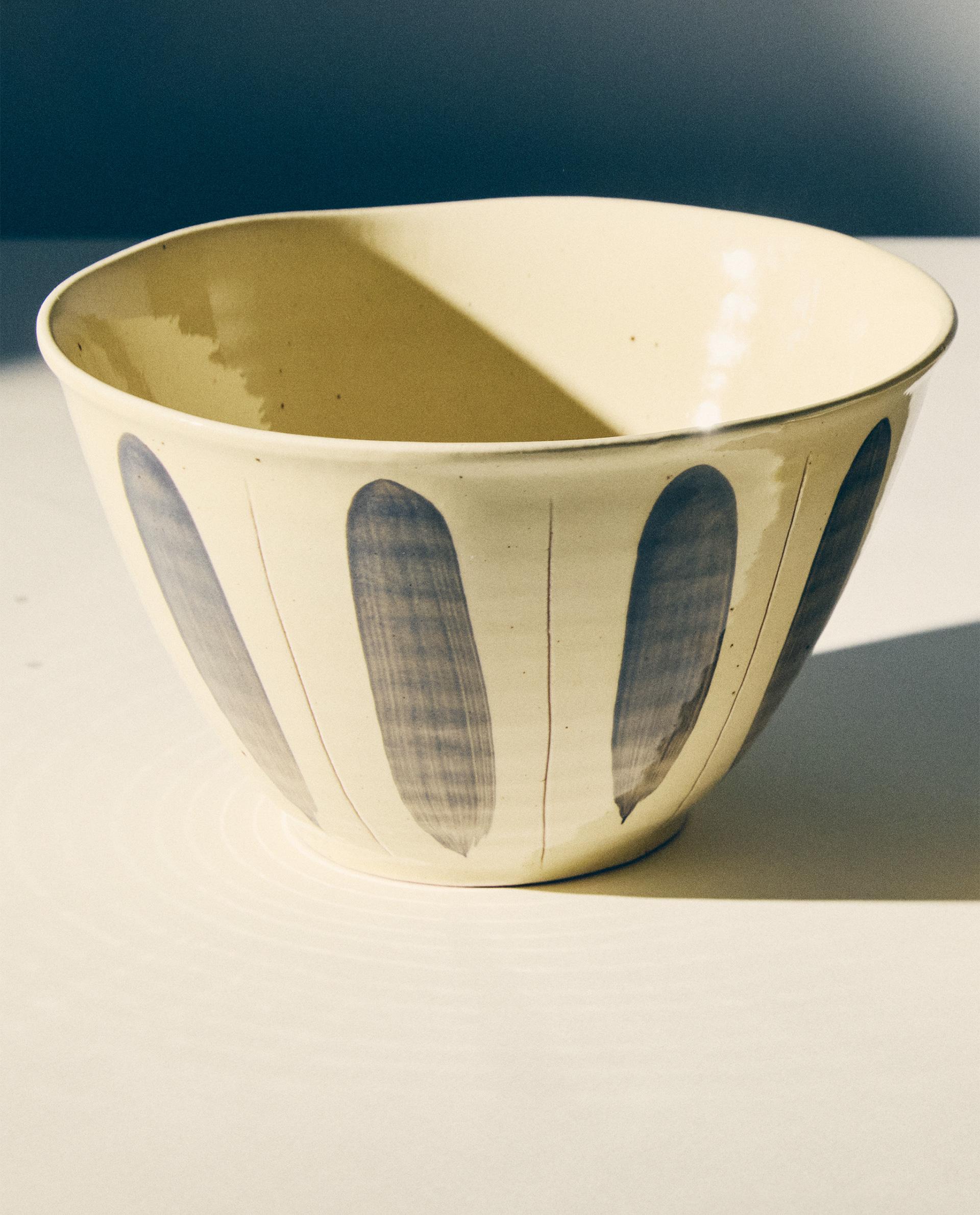 OVAL EARTHENWARE SALAD BOWL product thumbnail 10