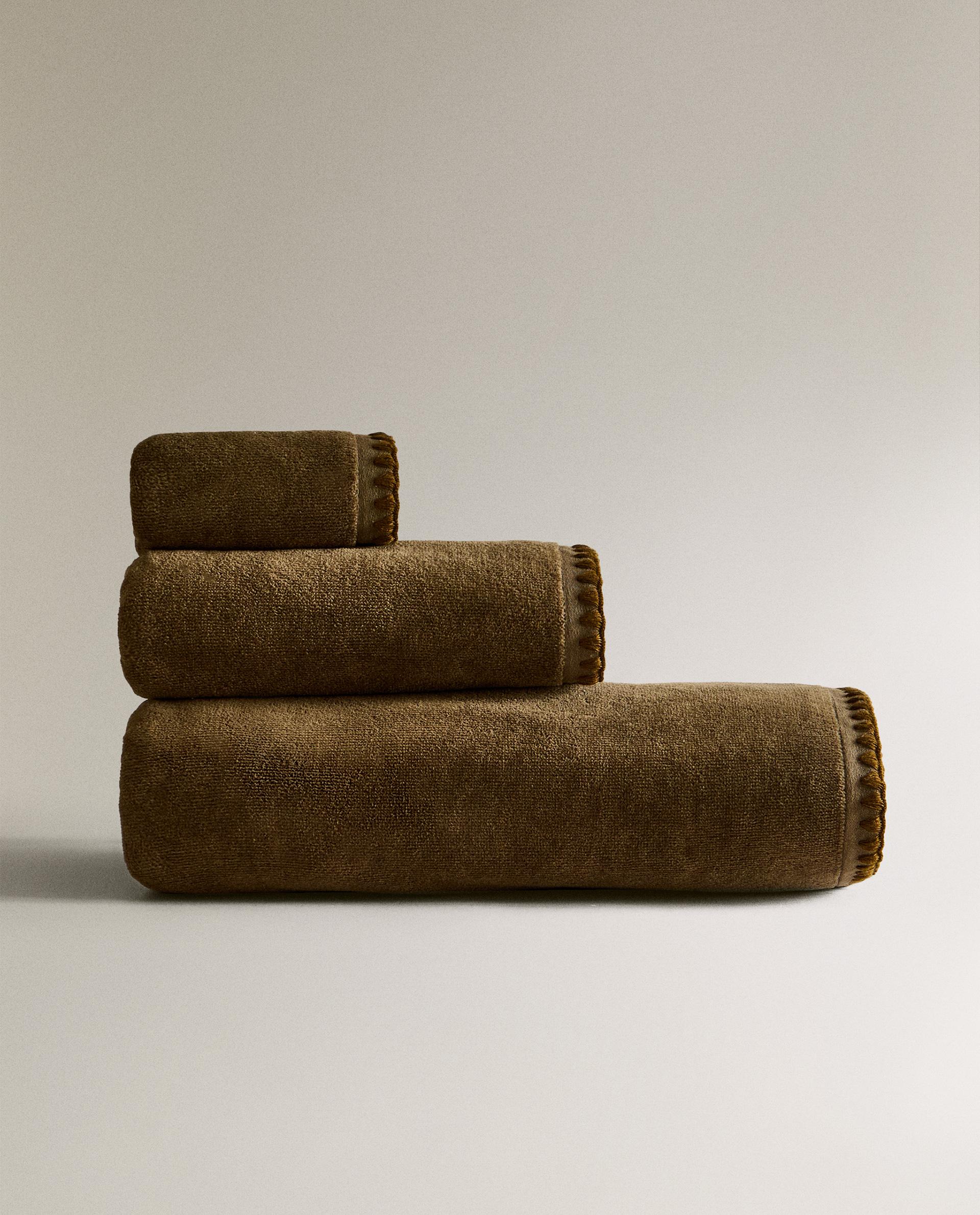 VELOUR BATH TOWEL