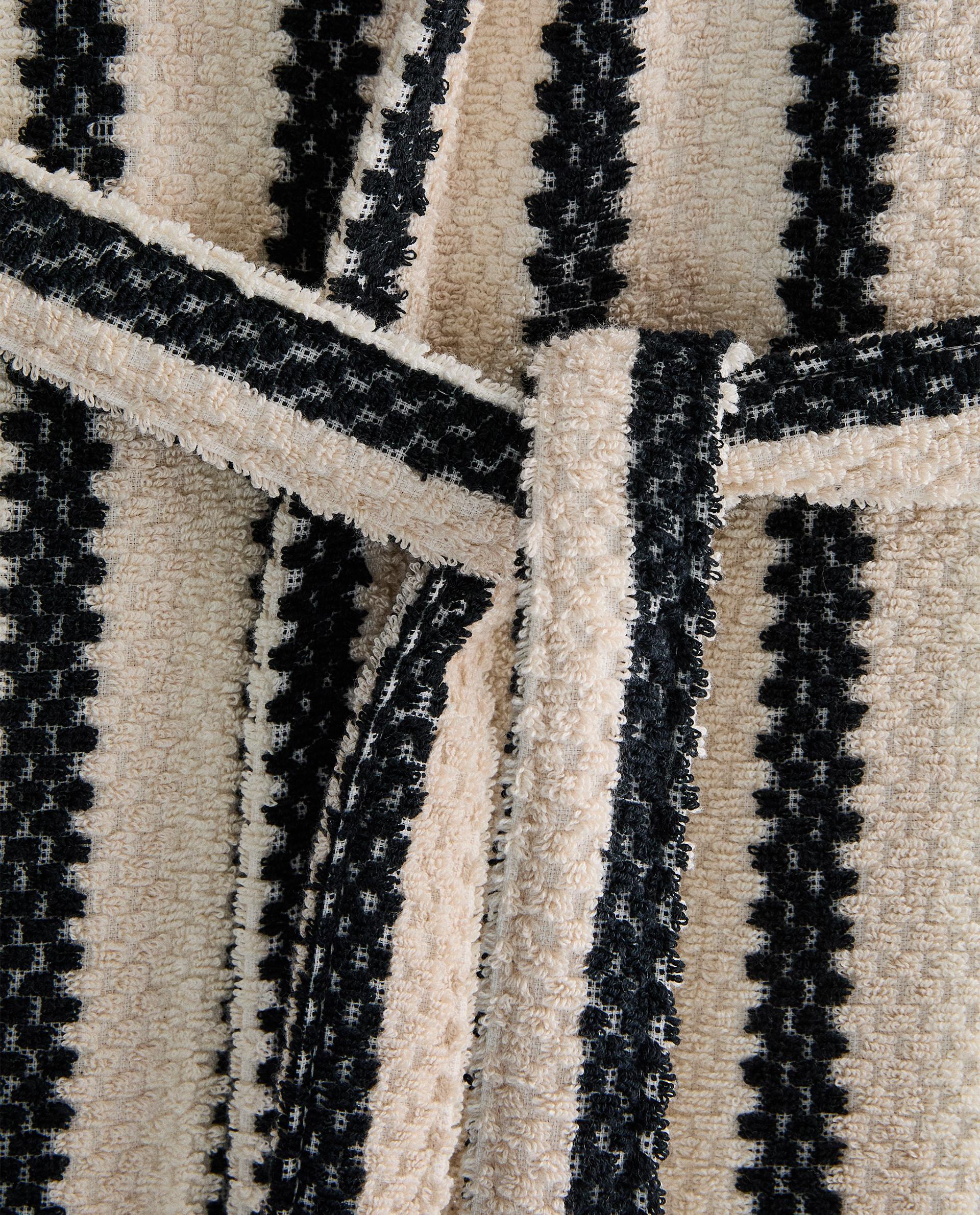 GEOMETRIC JACQUARD BATHROBE product thumbnail 6