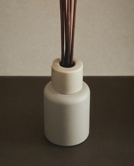 (190 ML) DIFUSOR DE AMBIENTE COM VARETAS FLOR DE NOVIEMBRE