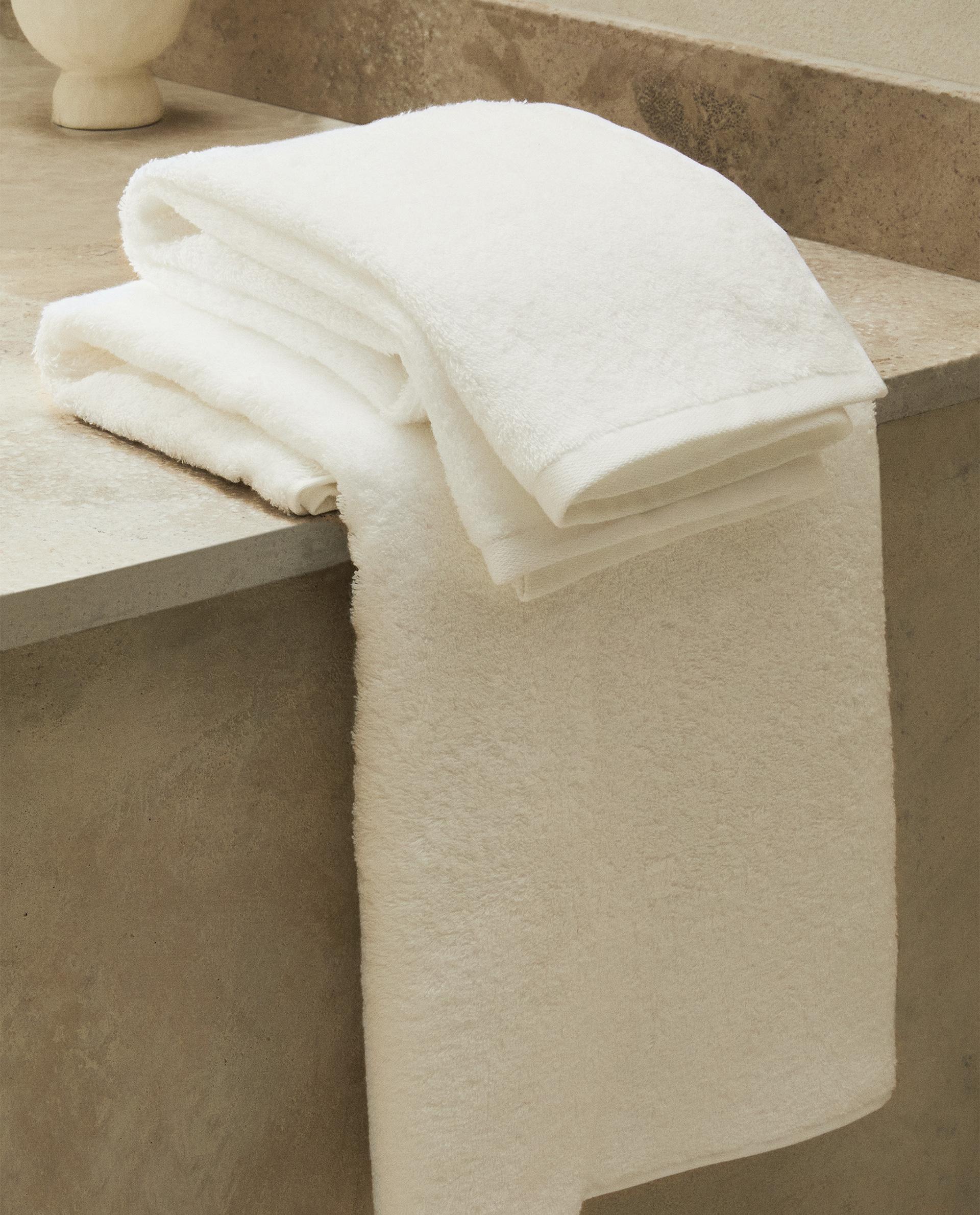 EXTRA SOFT BATH TOWEL