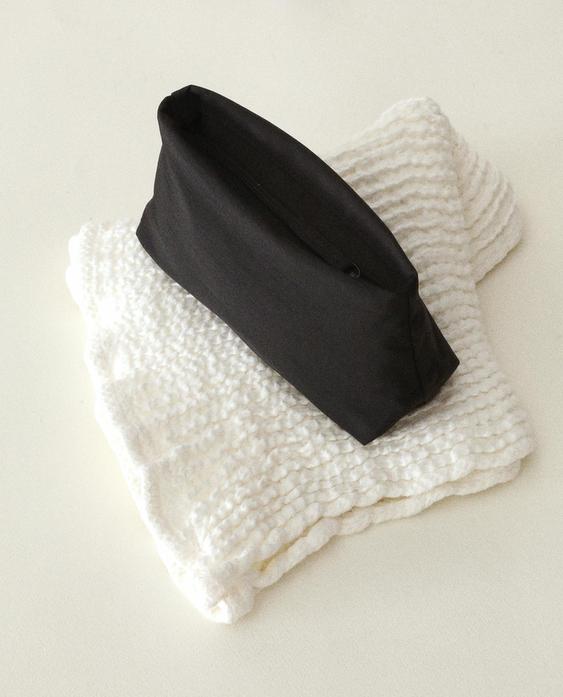 MEDIUM TECHNICAL FABRIC WASH BAG