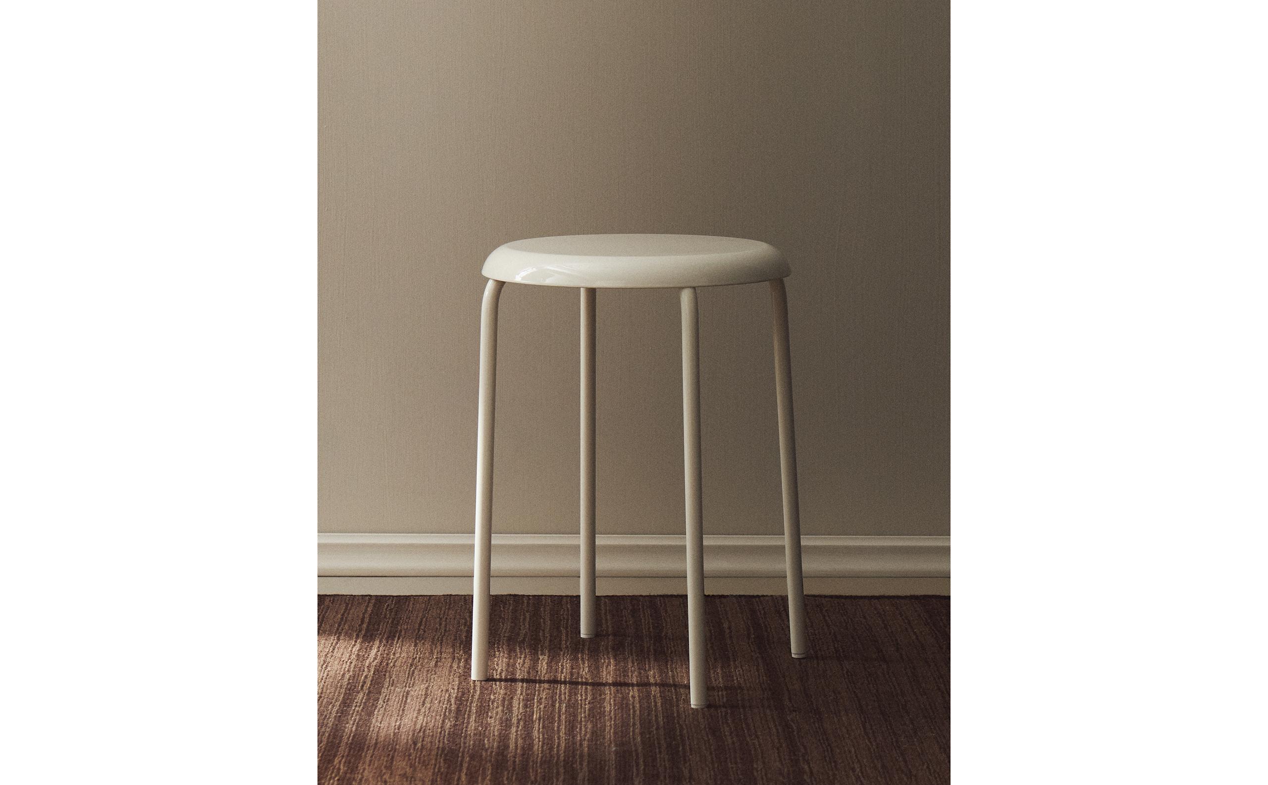 ラッカーメタルスツール | Zara Home 日本/Japan