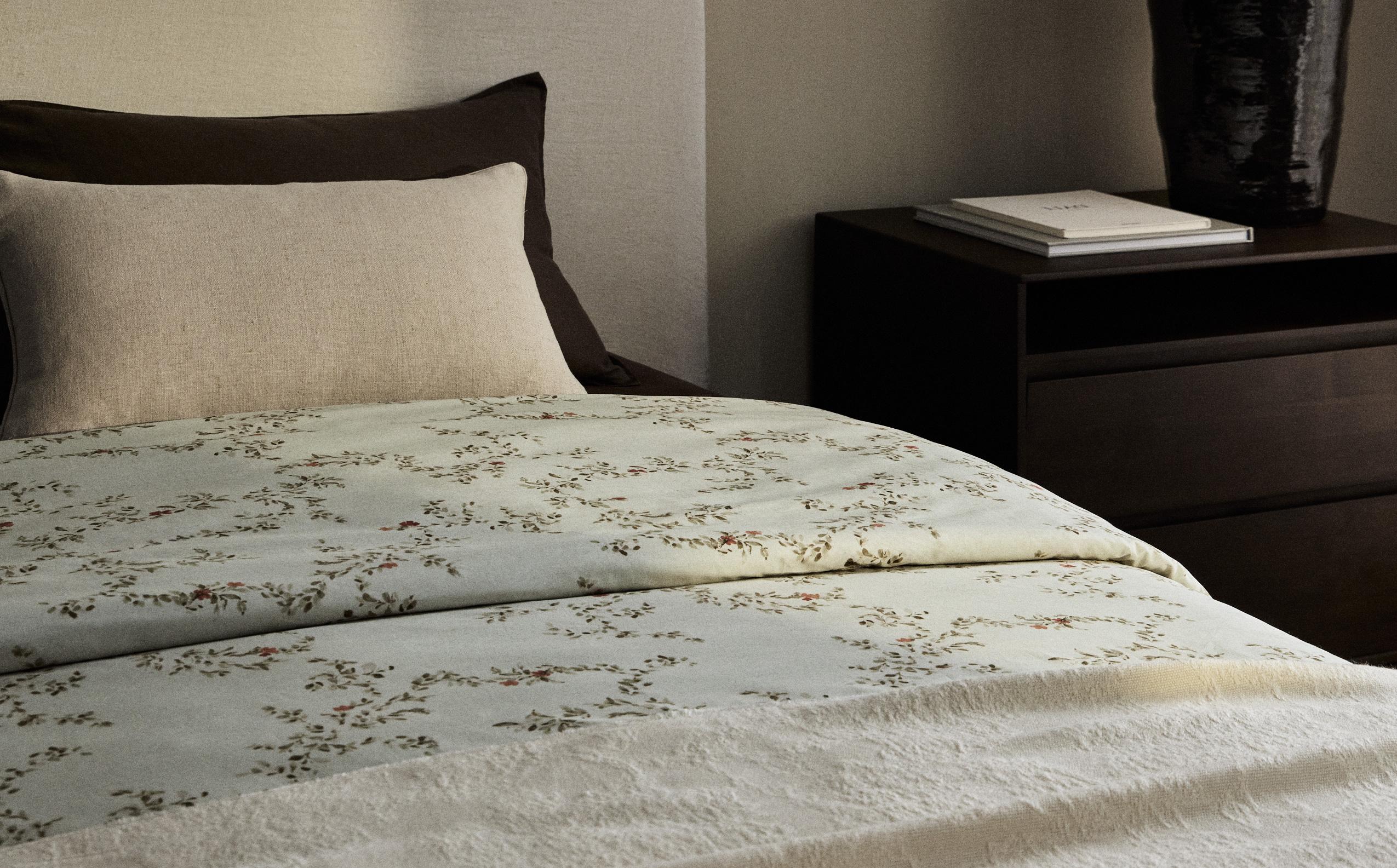 ZARA ザラホーム　ベッドカバー　マルチカバー ZARA HOME 16年秋冬コレクションよりベッド＆クッションカバー