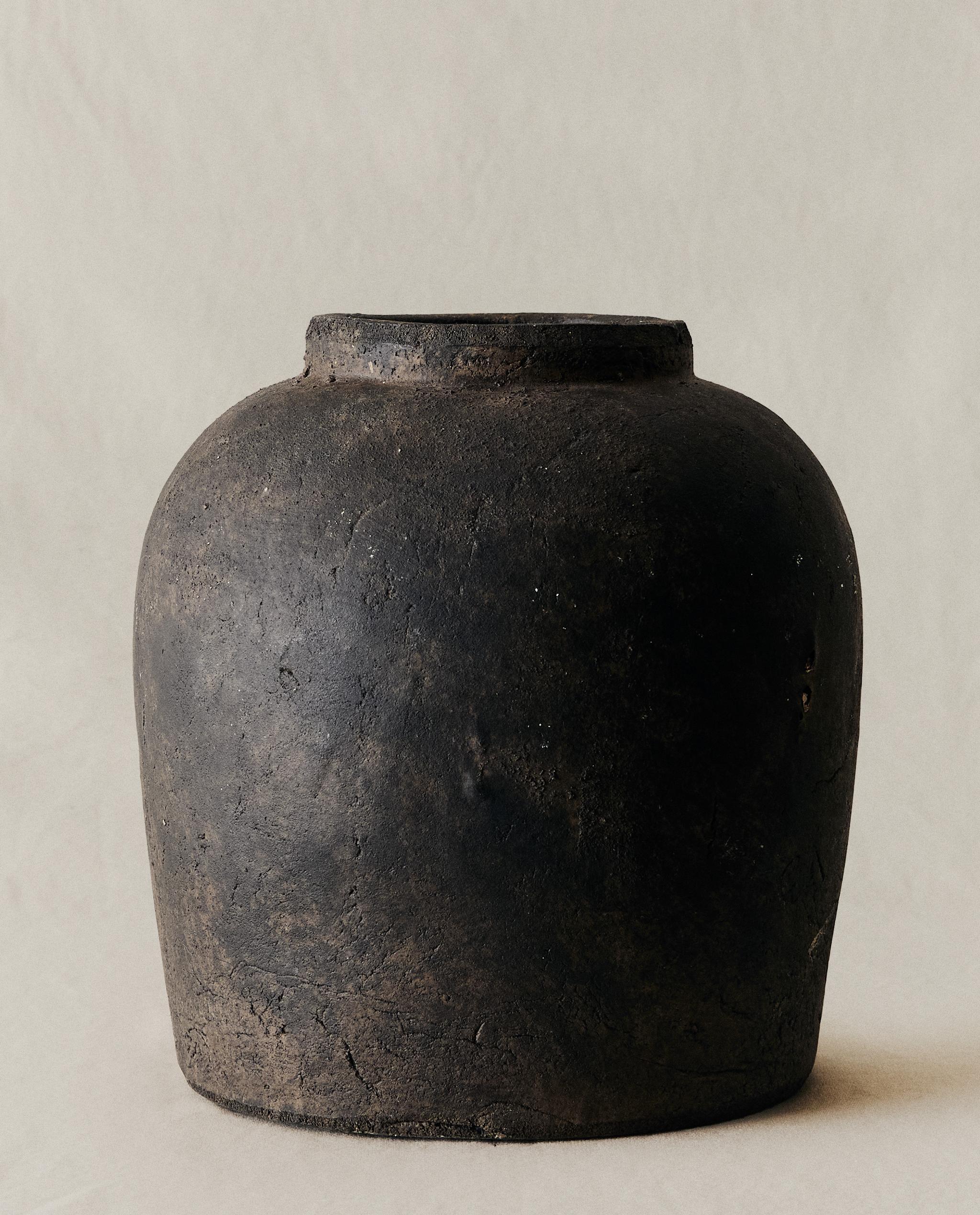 DISTRESSED TEXTURE CERAMIC VASE product thumbnail 7