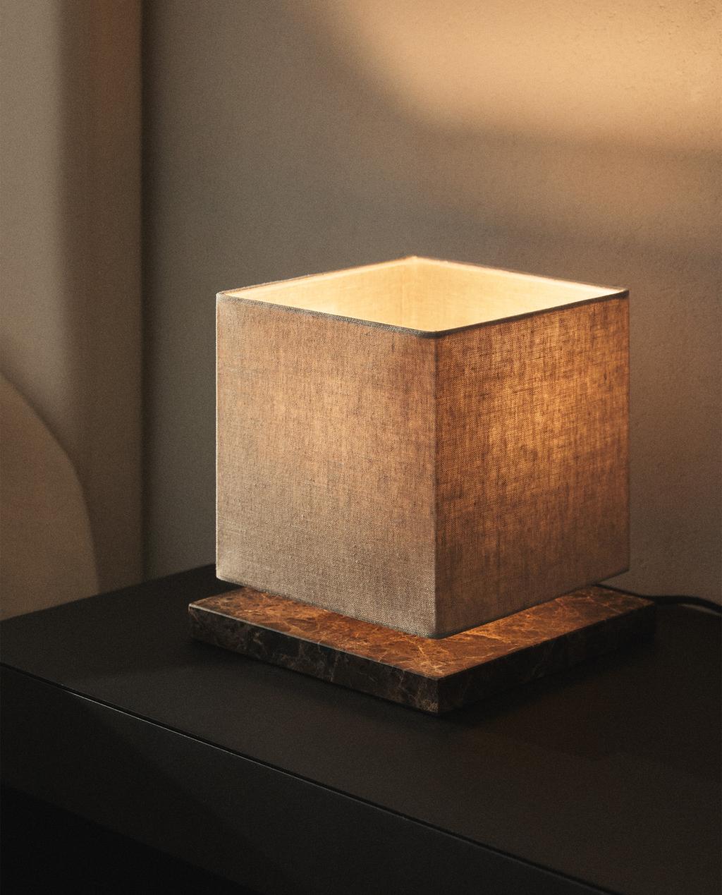 CUBE TABLE LAMP