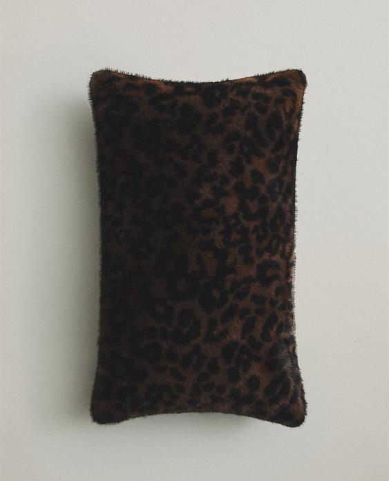غلاف وسادة من الفرو الاصطناعي بطبعة حيوانية غلاف وسادة من الفرو الاصطناعي بطبعة حيوانية