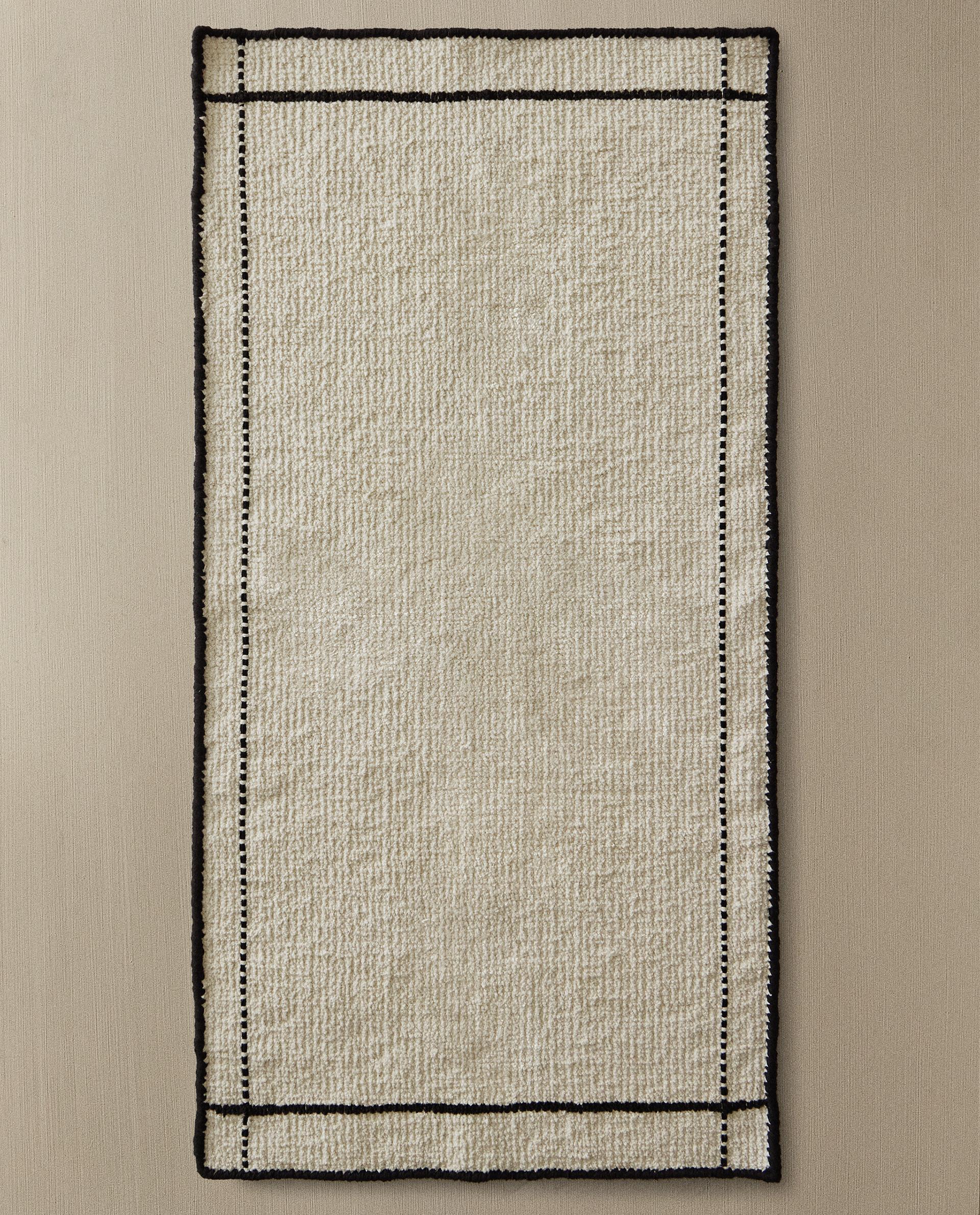 BADVORLEGER MIT KONTRASTNAHT BADVORLEGER MIT KONTRASTNAHT