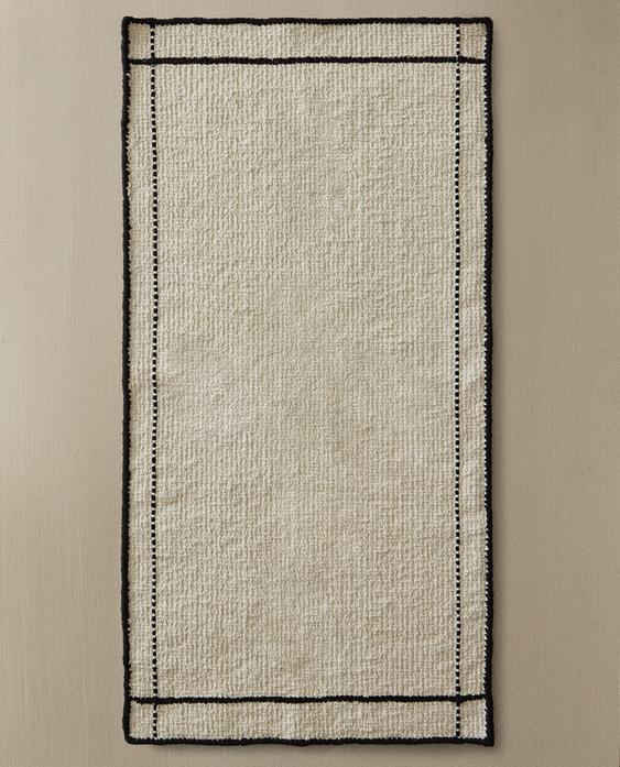 BADMAT MET SIERSTIKSEL RAND BADMAT MET SIERSTIKSEL RAND