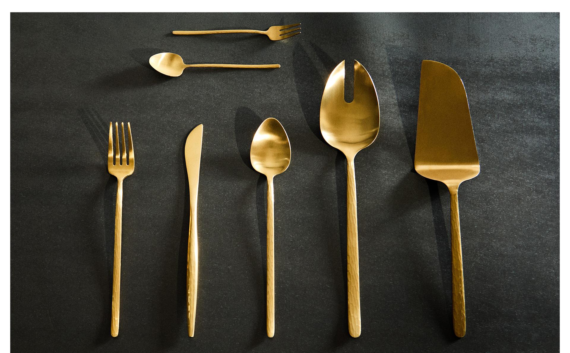 HAMMERED GOLDEN CUTLERY