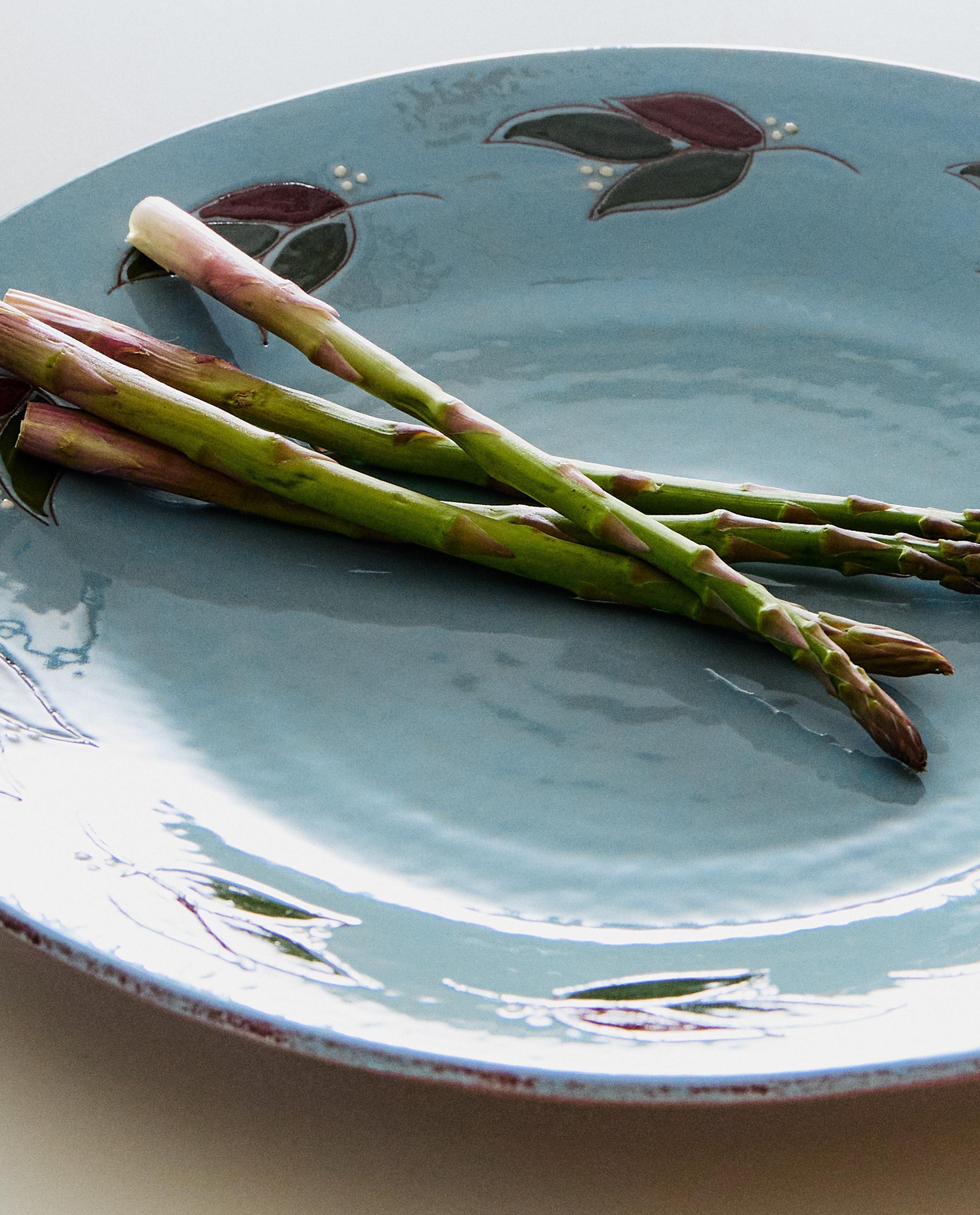 ROUND LEAF EARTHENWARE SERVING DISH product thumbnail 7
