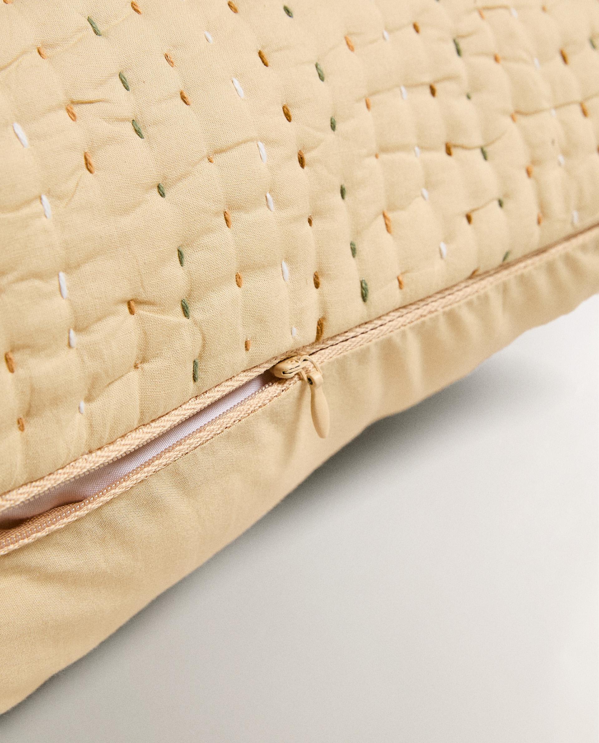 トップステッチ クッションカバー | Zara Home 日本/Japan