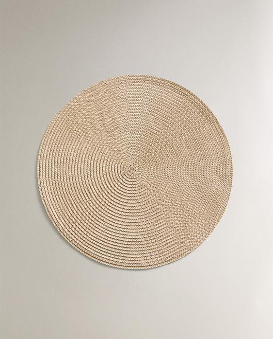 مفرش مستدير (طقم من قطعتين) مفرش مستدير (طقم من قطعتين)