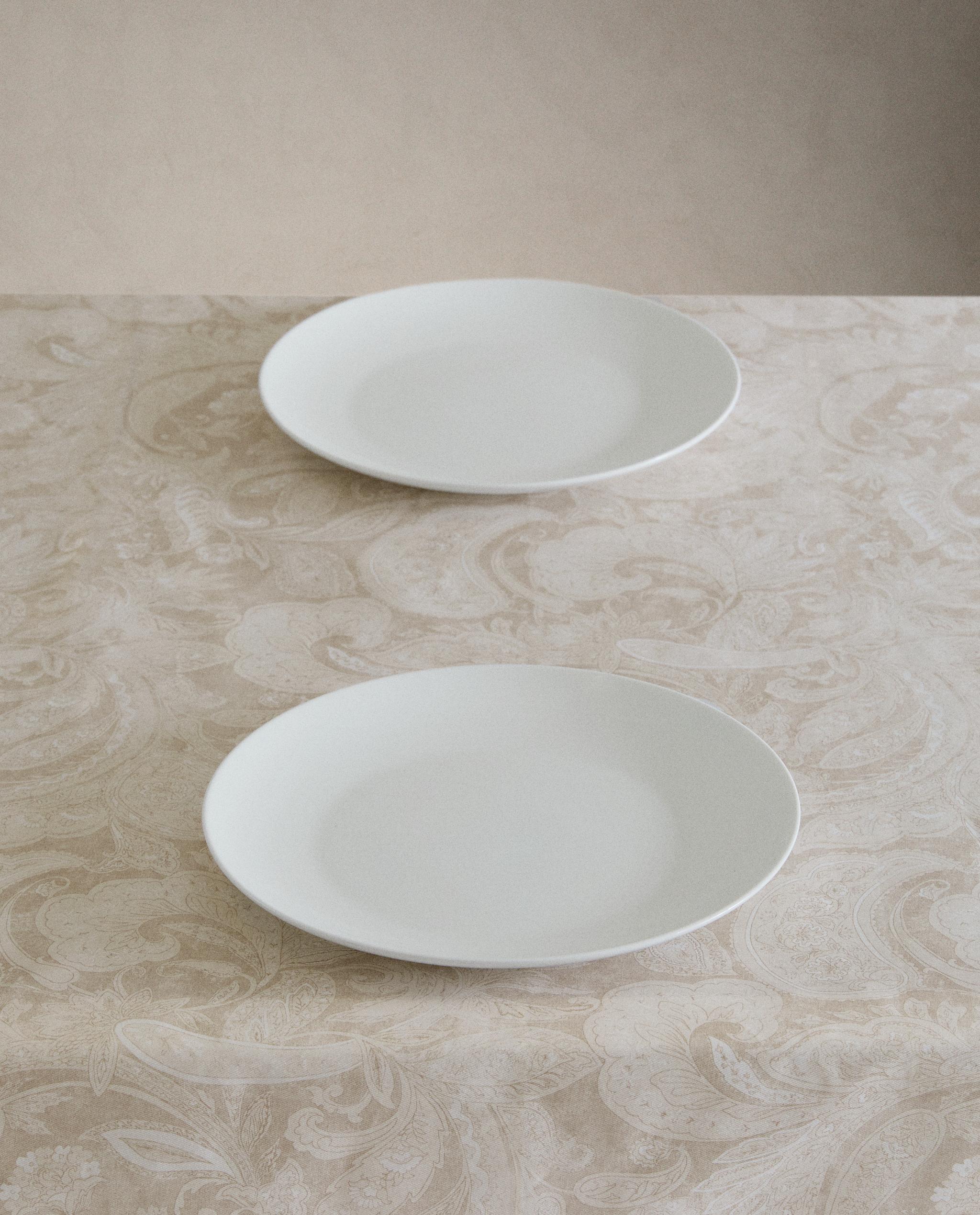 RESIN-COATED PAISLEY PRINT TABLECLOTH product thumbnail 3