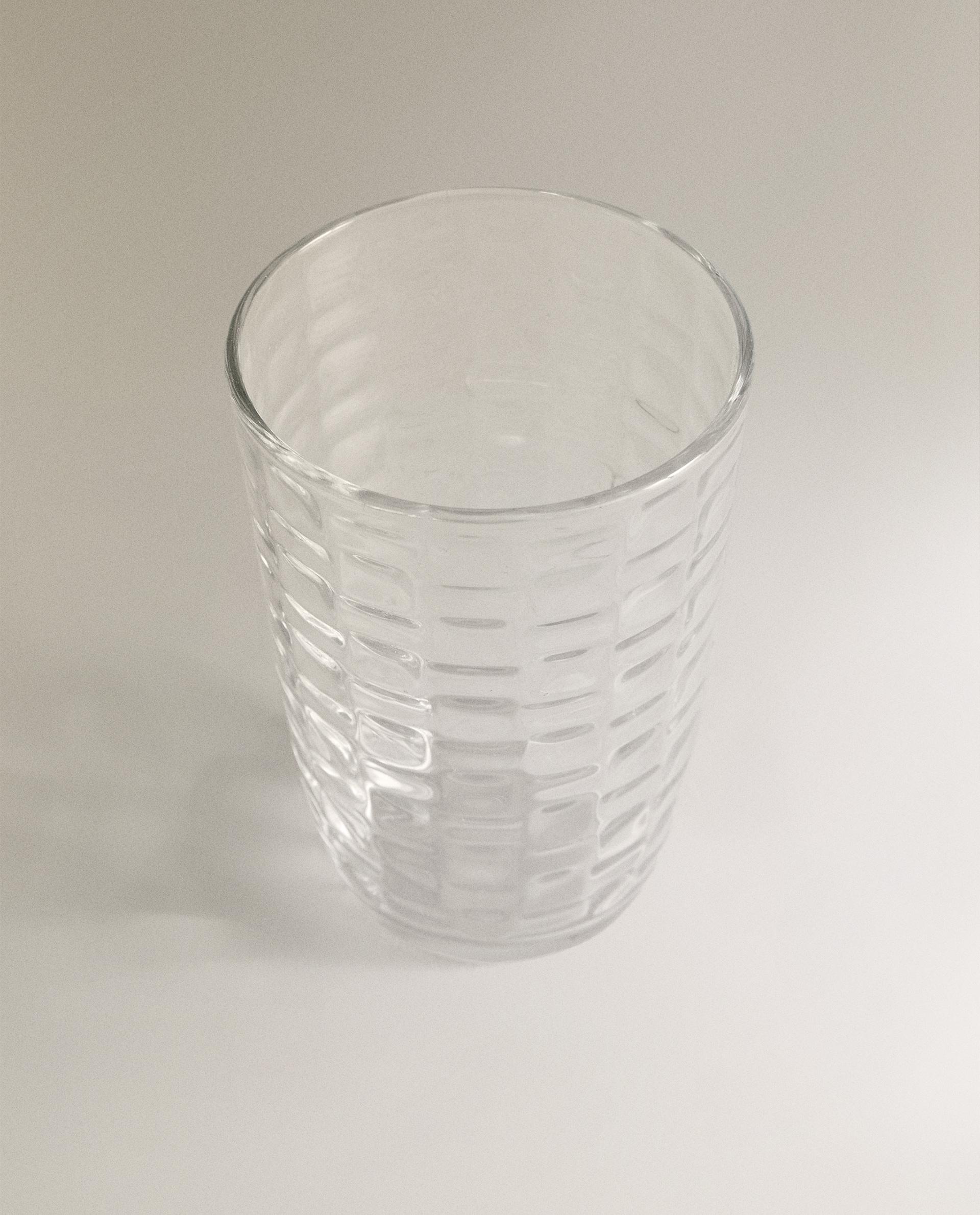 RAISED SQUARE-EFFECT TUMBLER