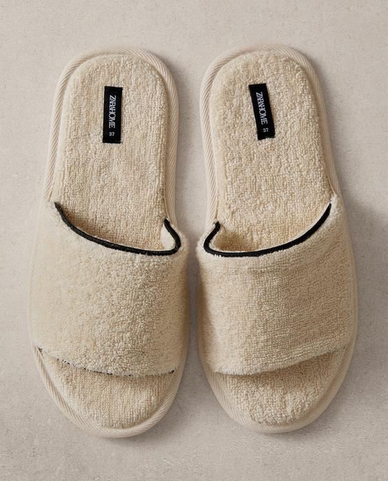 TERRY SLIDERS WITH PIPING