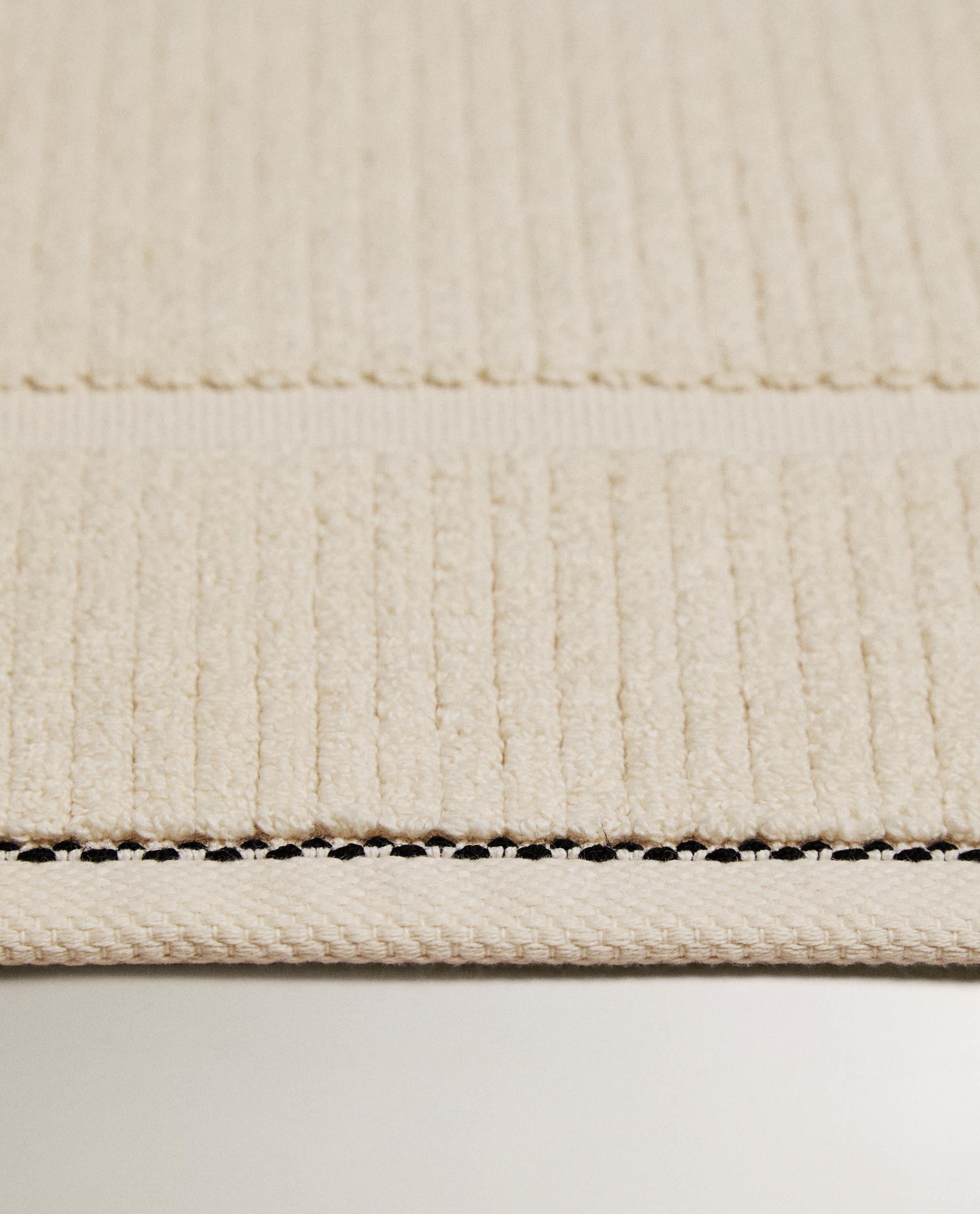 RIBBED TEXTURE BATH MAT product thumbnail 2