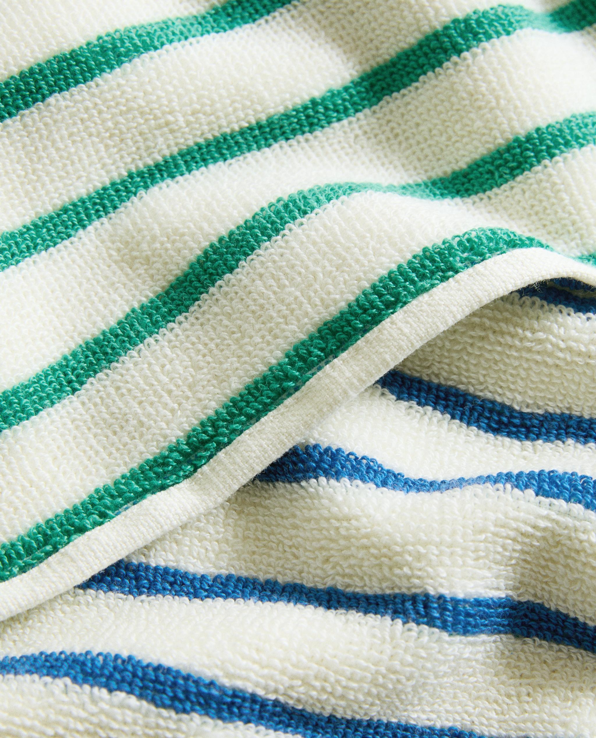 KIDS' REVERSIBLE STRIPED BATH TOWEL product thumbnail 13