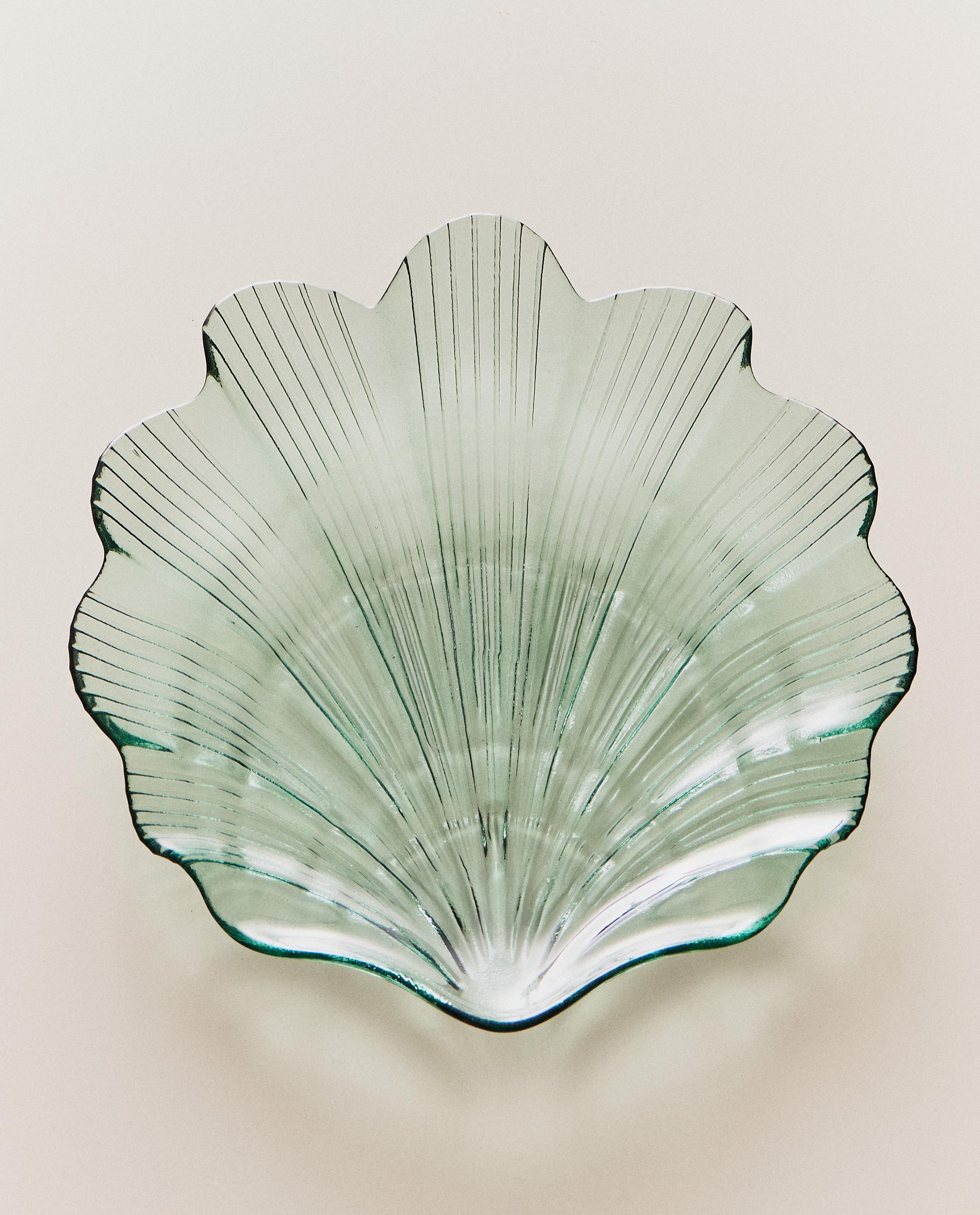 WAVY SHELL GLASS SERVING DISH product thumbnail 8
