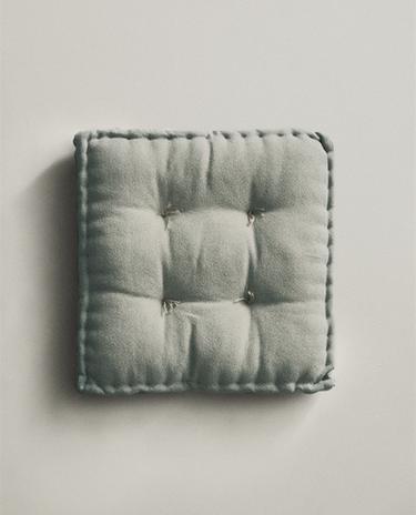 ПОДУШКА НА СИДІННЯ ЗІ СТРОЧКАМИ