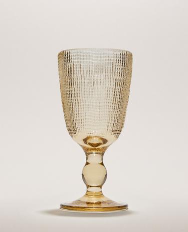 RAISED DESIGN WINE GLASS