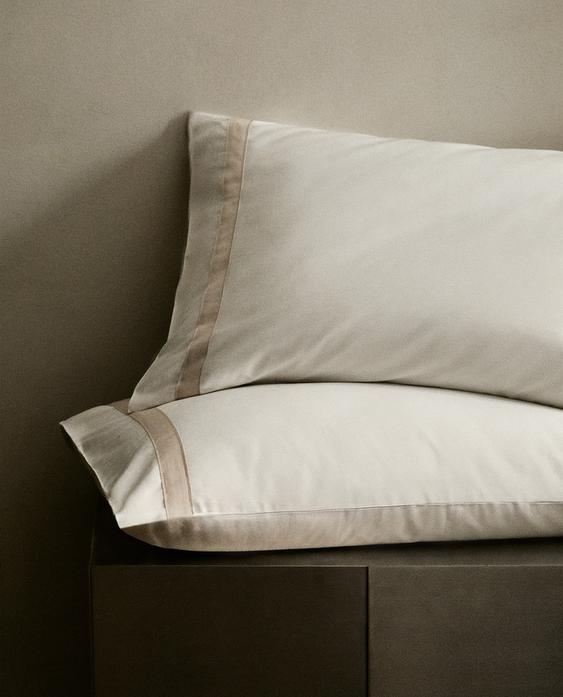 KOPFKISSENBEZUG AUS SATIN MIT BORDÜRE (300 FÄDEN) KOPFKISSENBEZUG AUS SATIN MIT BORDÜRE (300 FÄDEN)