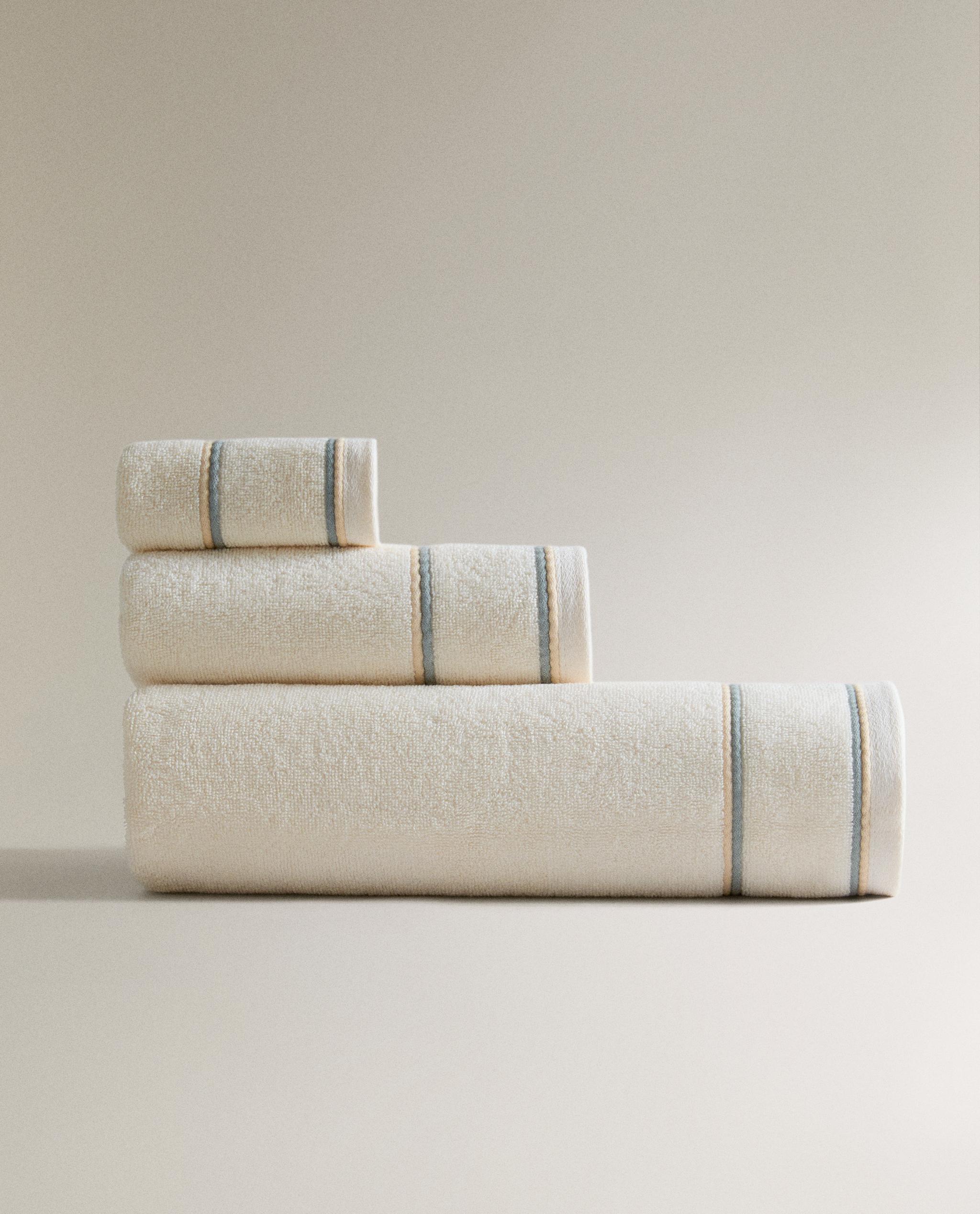 COLOURDUL DOUBLE TRIM BATH TOWEL product thumbnail 2