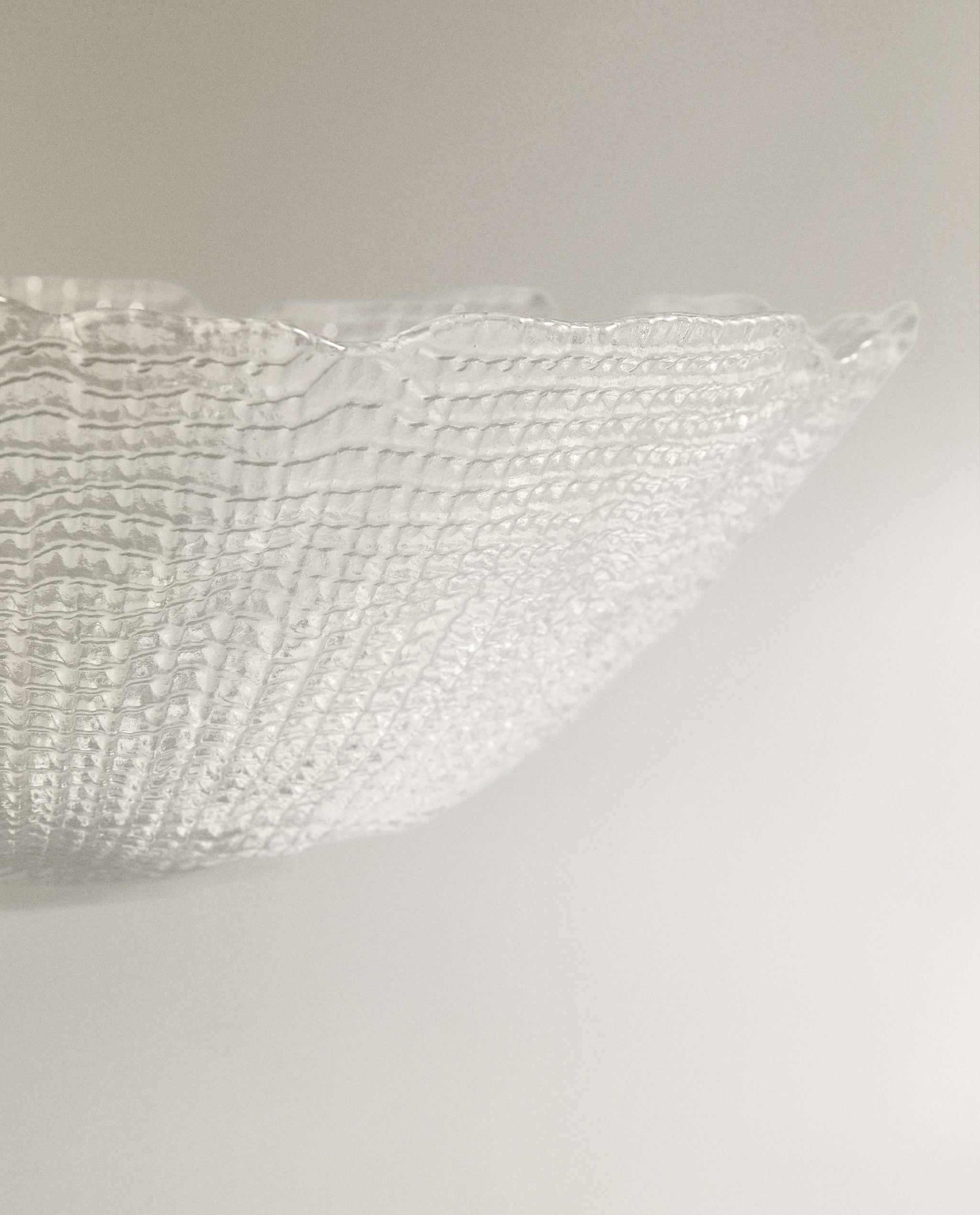 GLASS SALAD BOWL WITH RAISED DETAIL product thumbnail 6