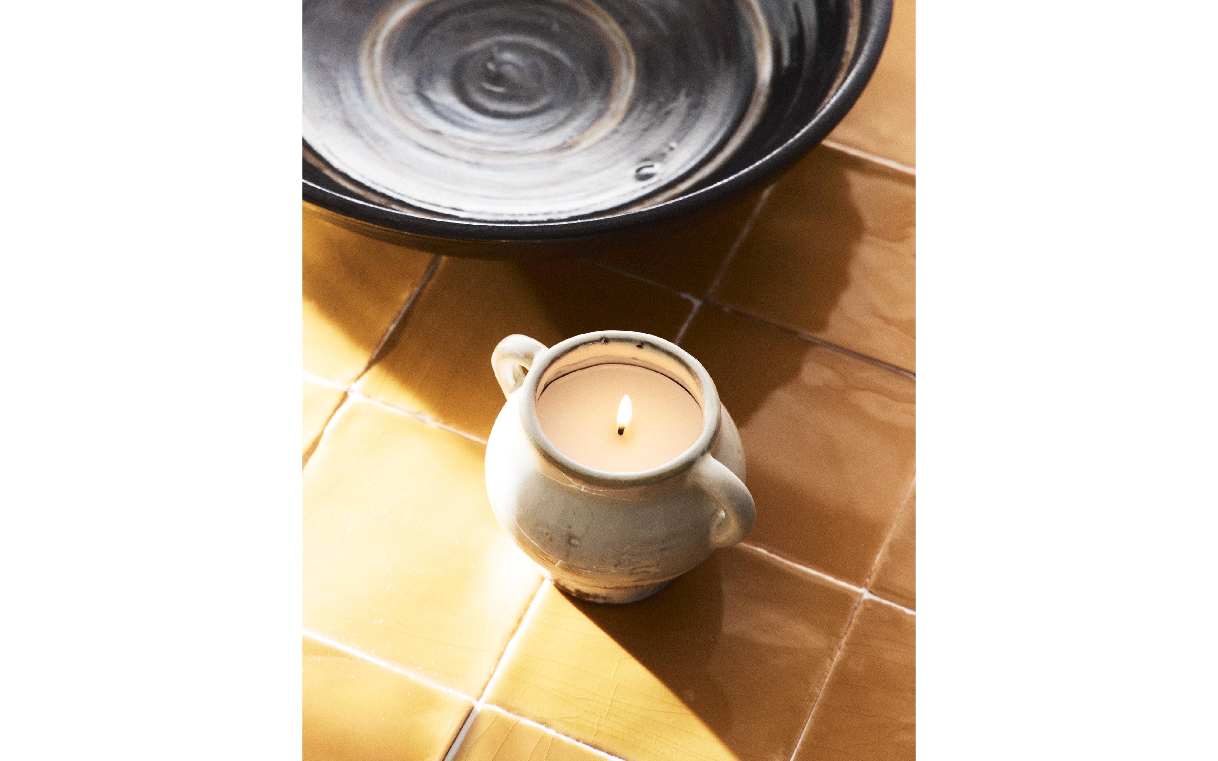 LIGHT COTTON AND FIG LEAF SCENTED CANDLES product thumbnail 11