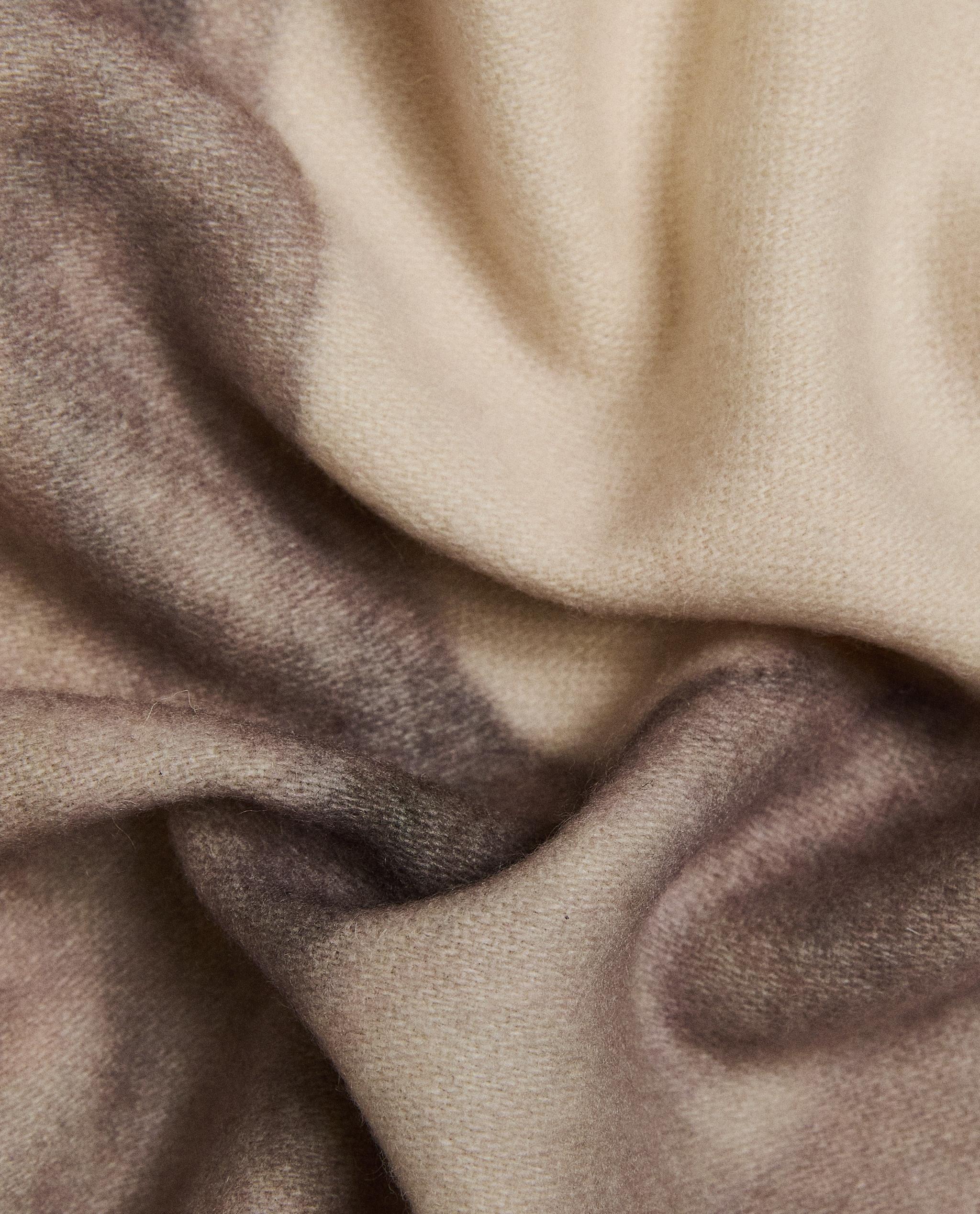 FRINGED WOOL THROW