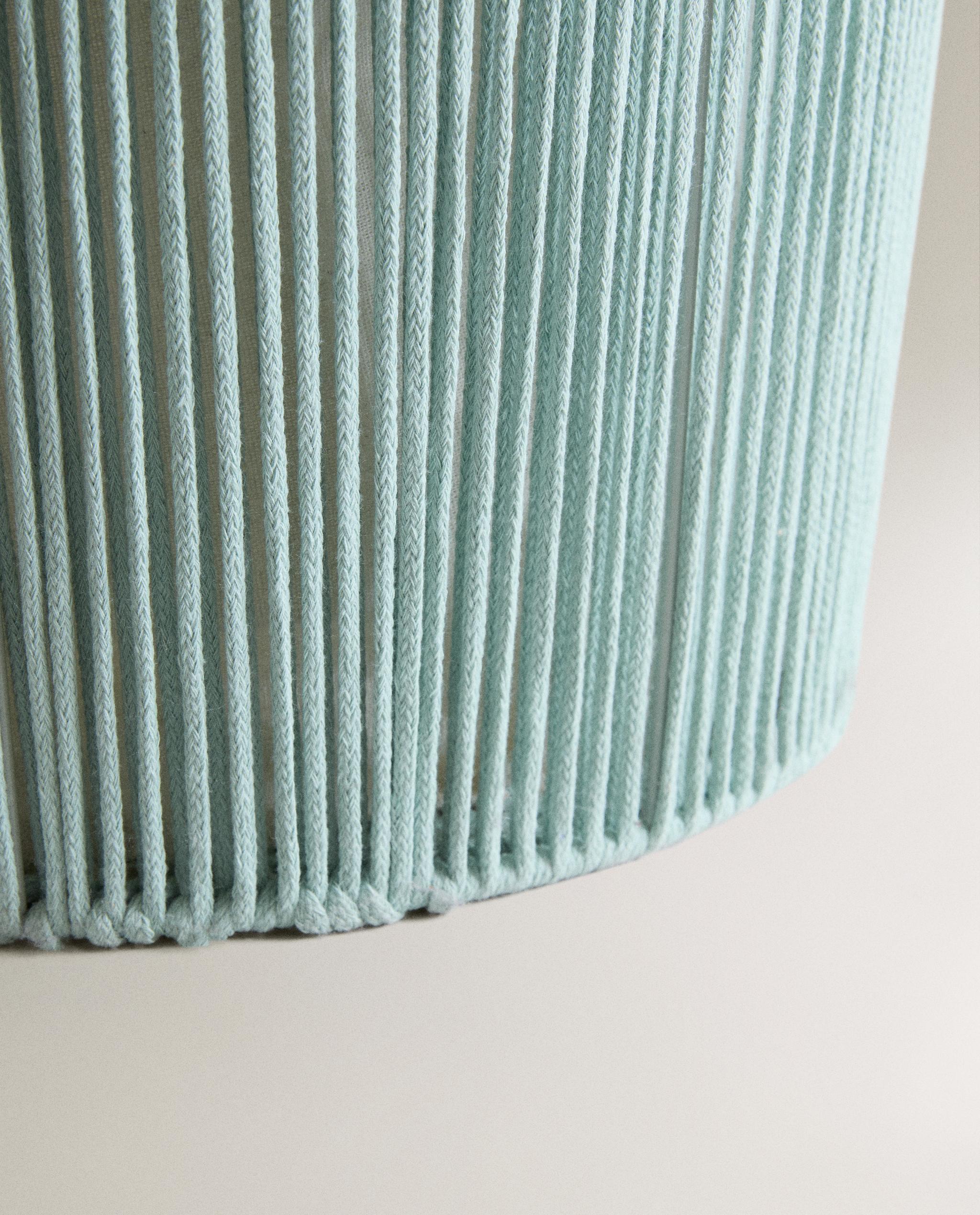 LAUNDRY BASKET WITH COTTON LINING AND LID product thumbnail 6