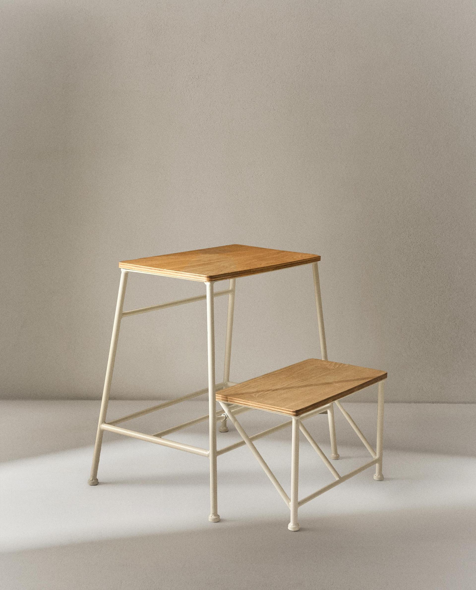 TABOURET | ESCABELLE EN BOIS À DEUX MARCHES TABOURET | ESCABELLE EN BOIS À DEUX MARCHES