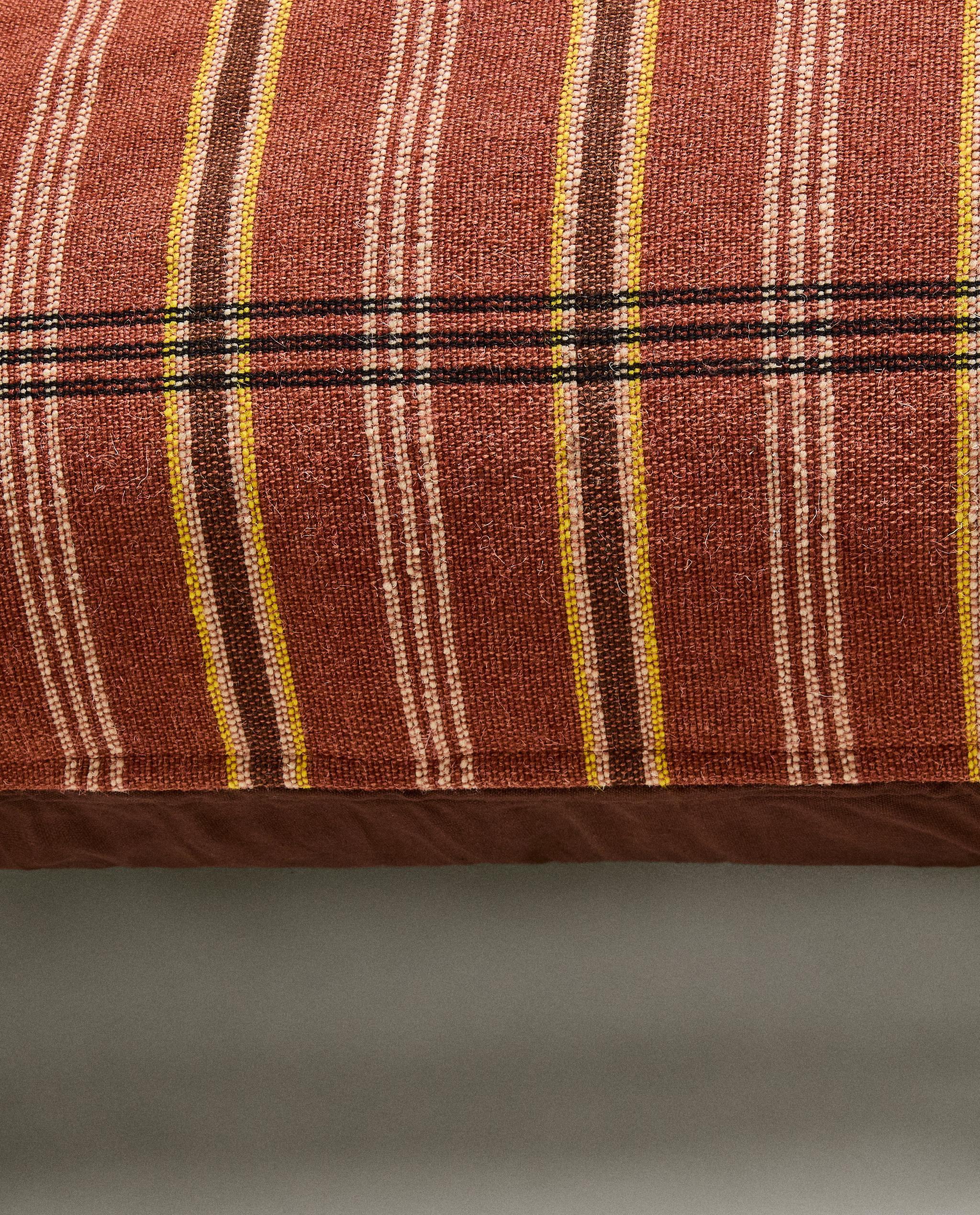 47729009700-a2.jpg?ts=