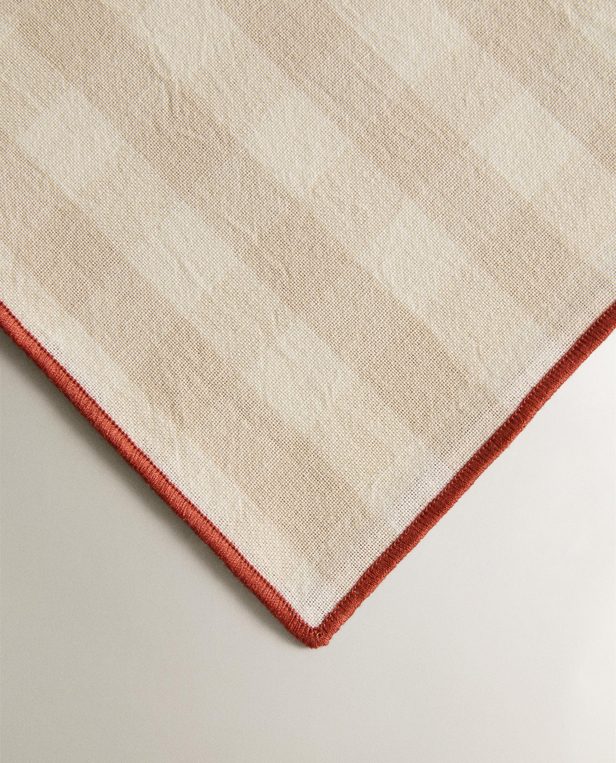 PACK OF CHECK NAPKINS WITH TOPSTITCHING (PACK OF 2) product thumbnail 6